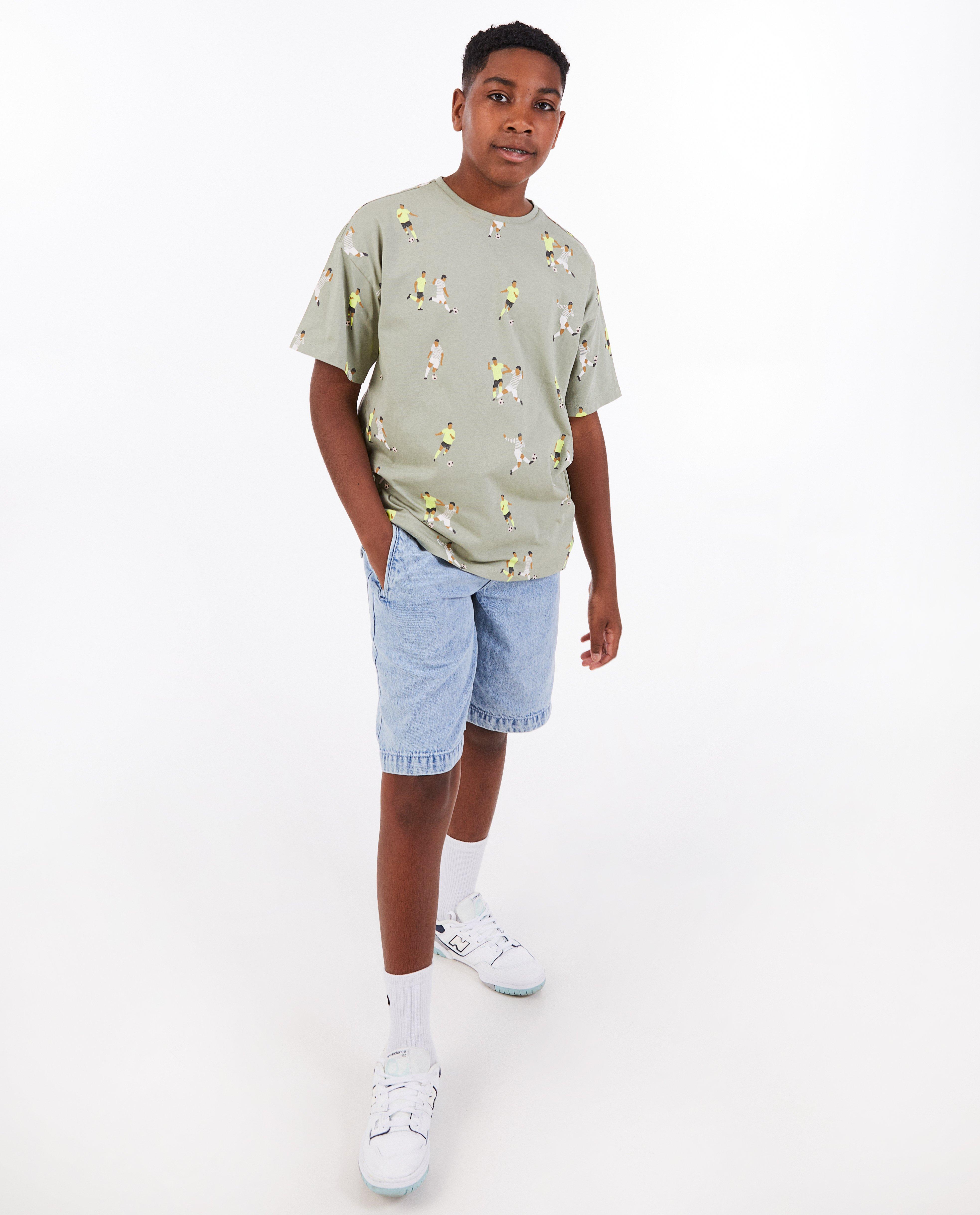 Tricou gri Fish & Chips cu imprimeu de fotbalist