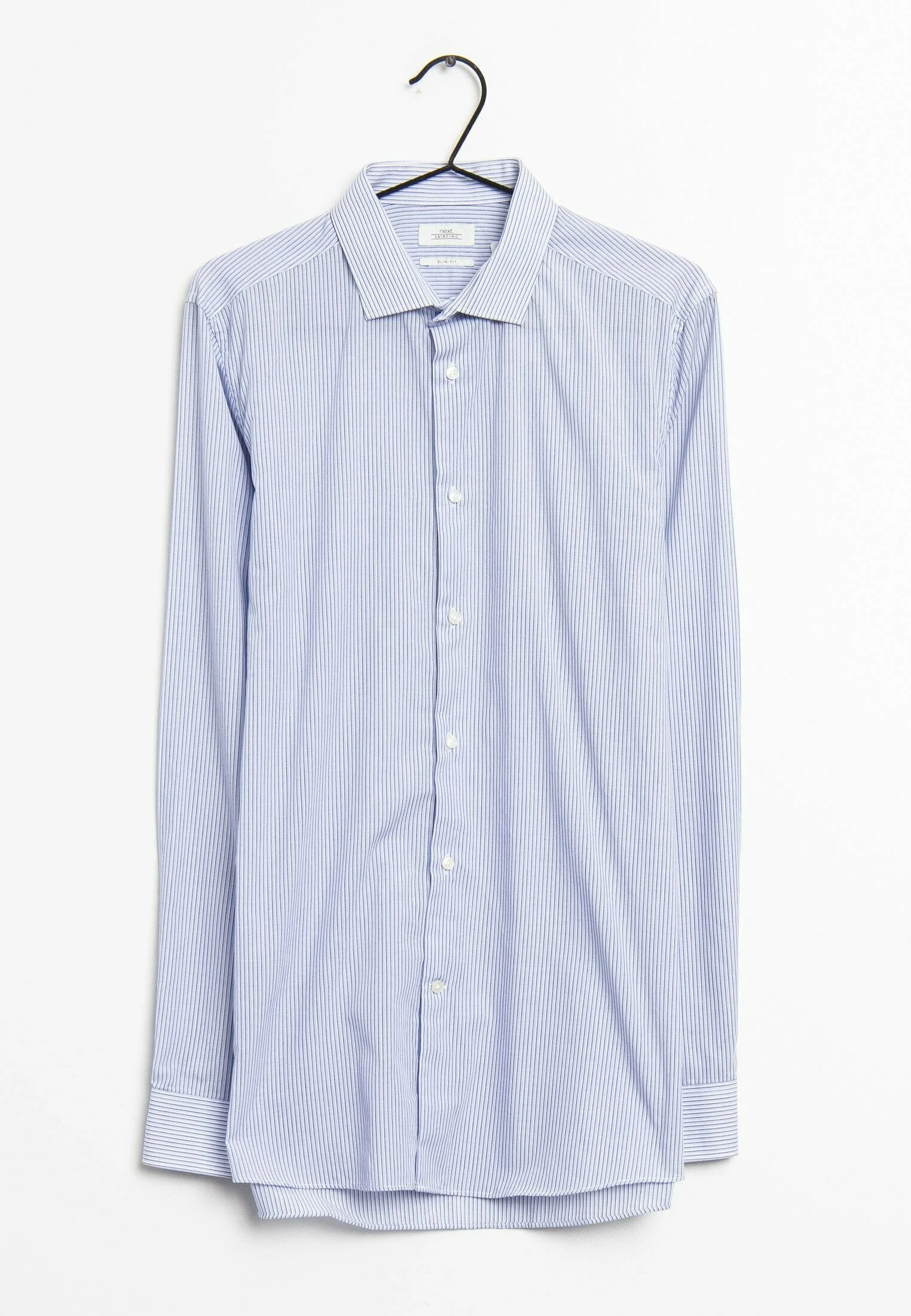 Próxima camisa elegante