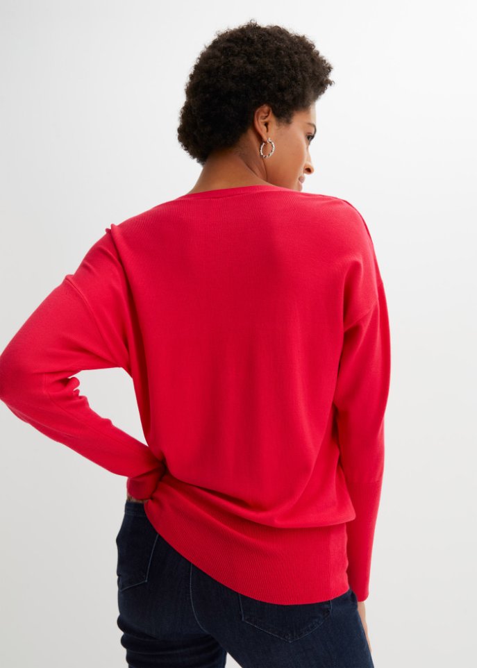 Pullover mit Herzknöpfen