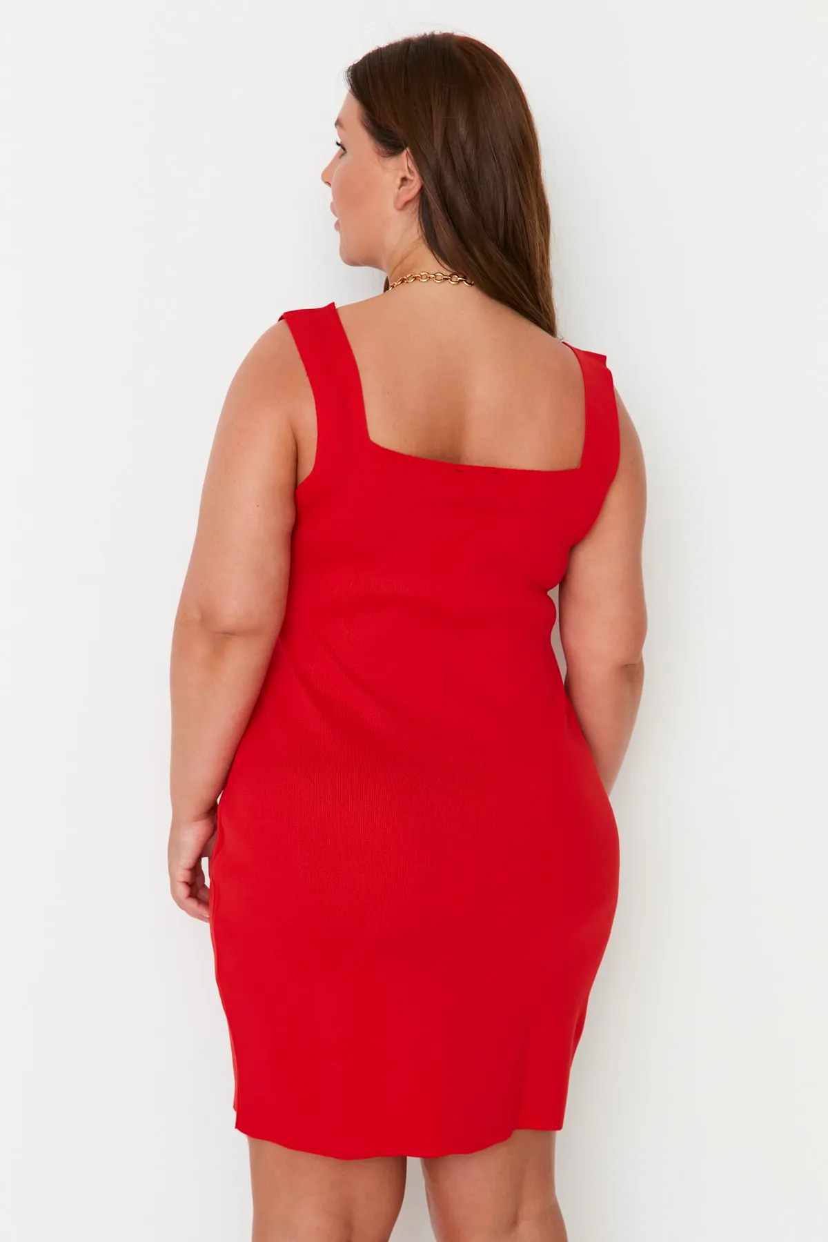 Trendyol Curve  Rotes Strickkleid mit Trägern TBBAW23AH00024