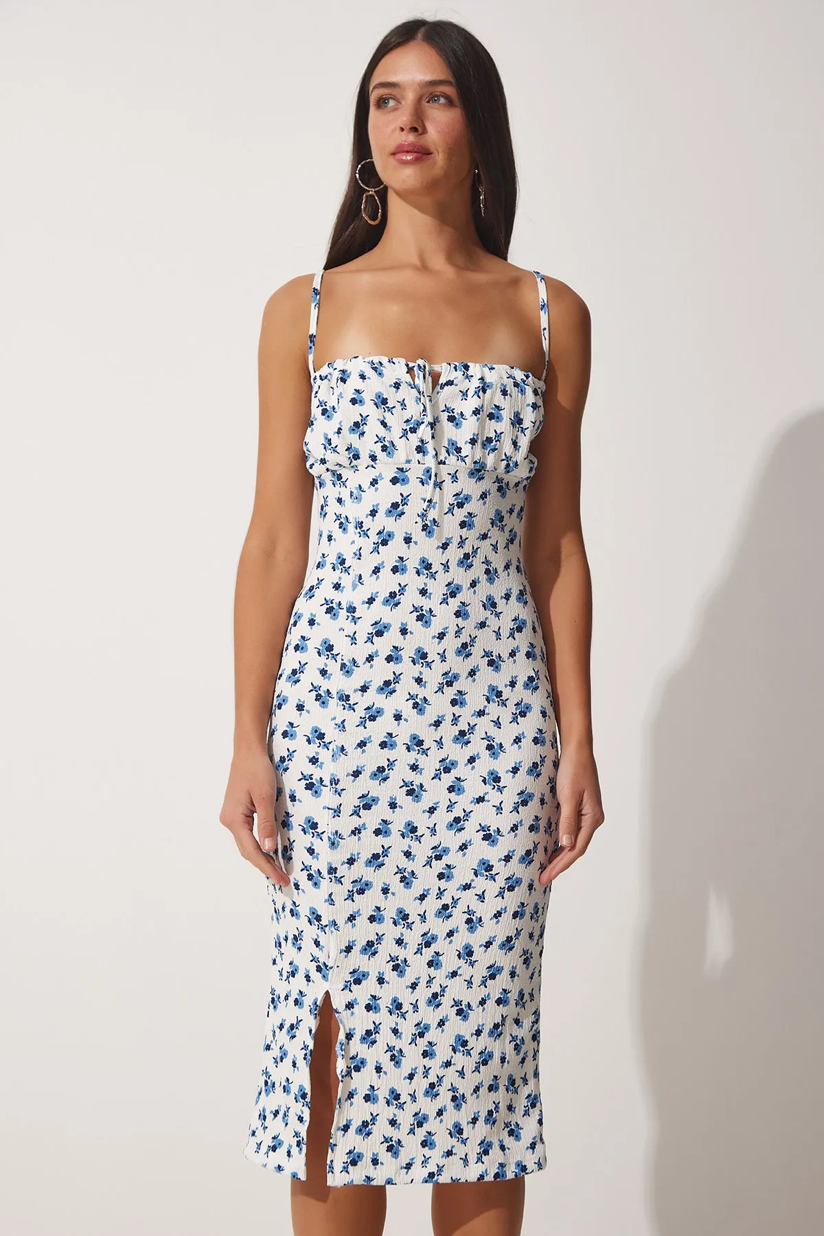 Happiness İstanbul  Blaues Sommer-Strickkleid mit gerafftem Kragen und Blumenmuster für Damen FF00124