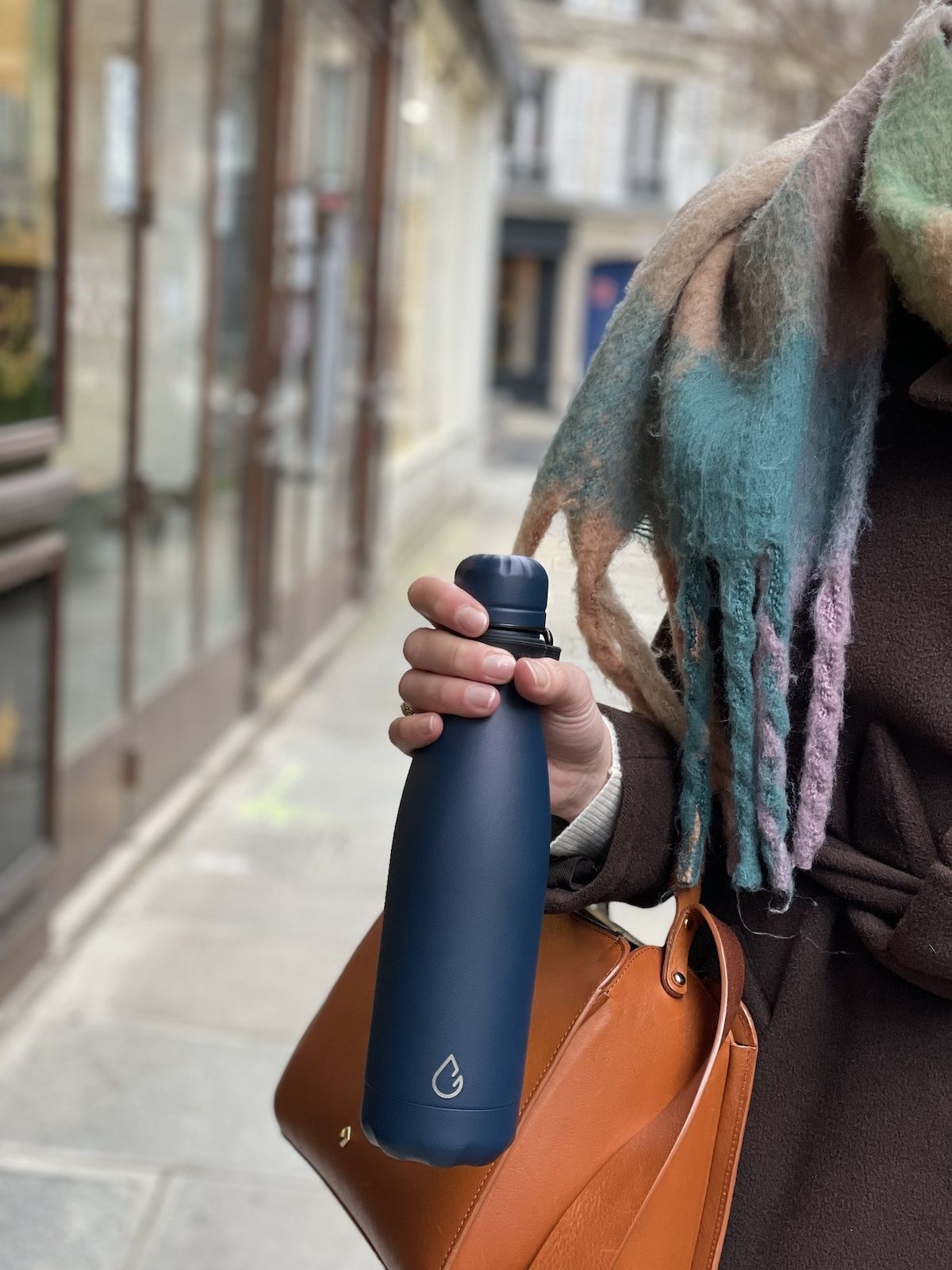 Wattamula Luxus Design Öko Edelstahl 500-ml-Wasserflasche mit Tragekarabiner