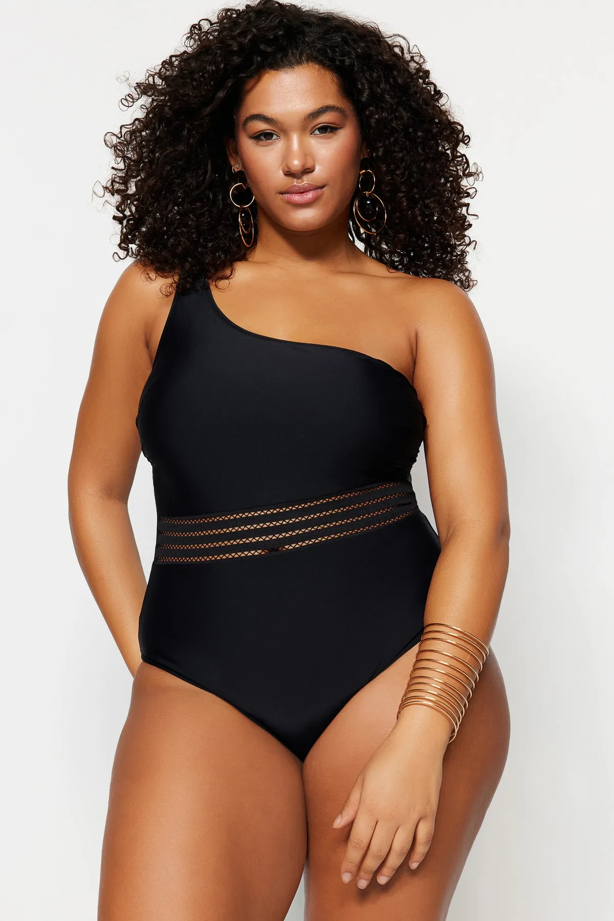 Trendyol Curve  Schwarzer Badeanzug mit One-Shoulder-Streifen und detailliertem Schlankheitseffekt TBSSS23AM00001