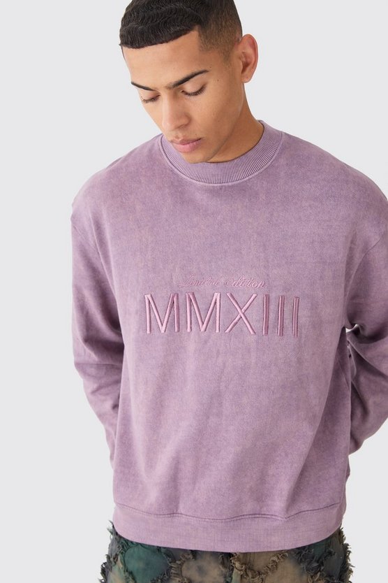 Oversize Sweatshirt mit Acid-Waschung und Stickerei