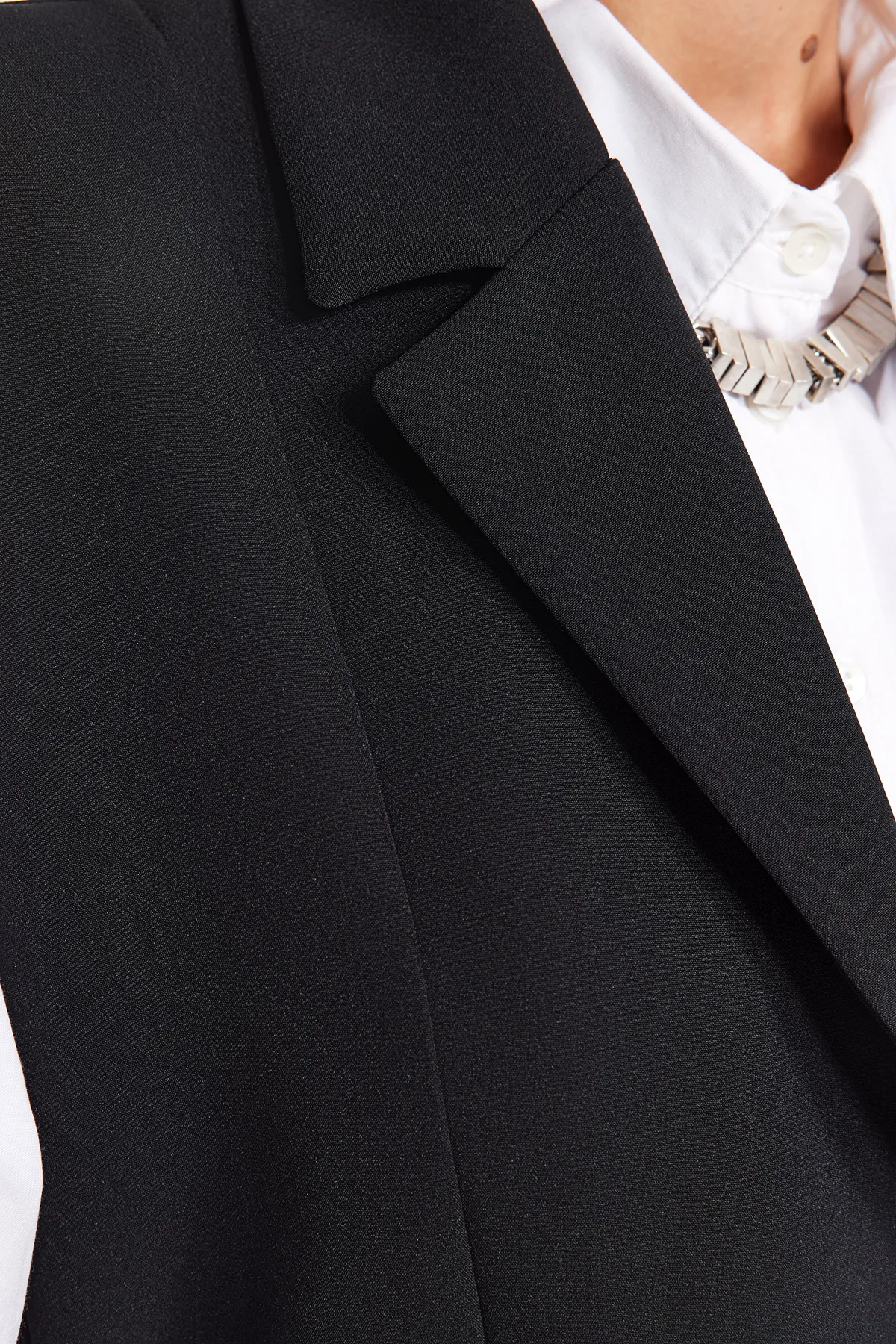 Trendyol Modest  Schwarze Jacke, Kragen, Taille, Bindedetail, gefütterte Webweste TCTAW24YL00025