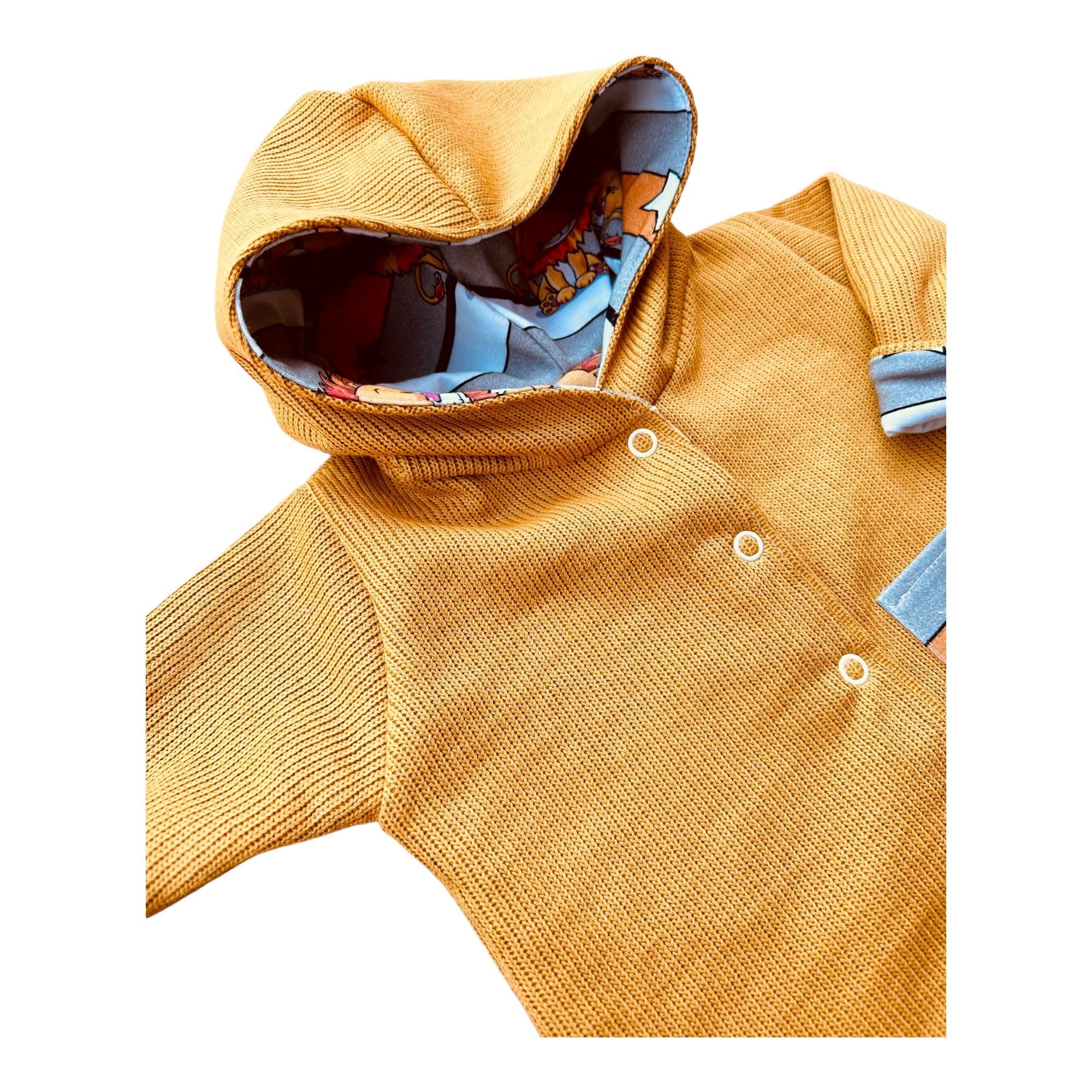 Land-Juwelen Kapuzenstrickjacke Strickjacke Löwe gelb senfgelb unisex