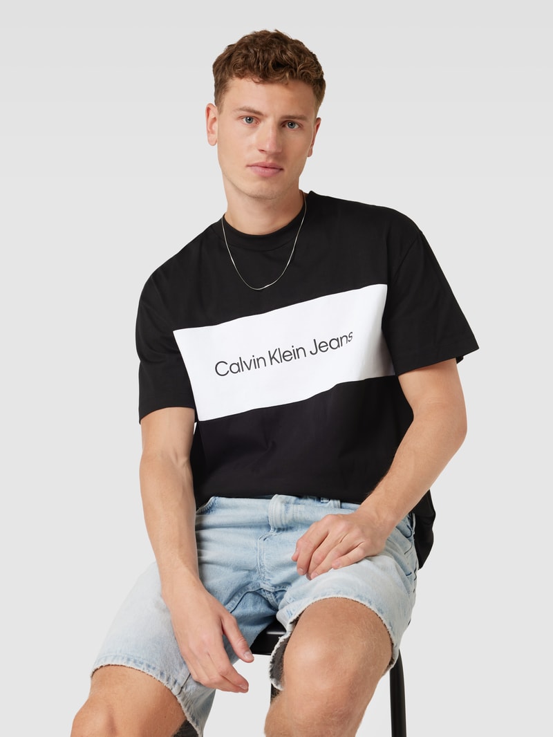 Oversized T-Shirt mit Label-Print Modell 'BLOCKING' in black