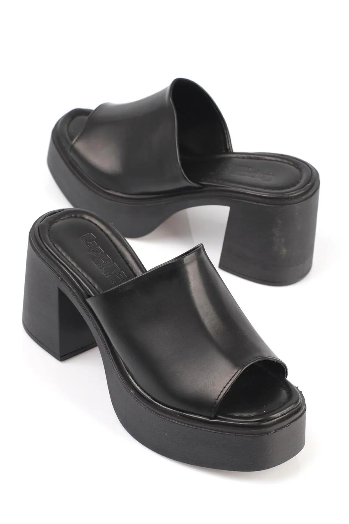 Capone Outfitters  Capone Platform Schwarze Damenhausschuhe
