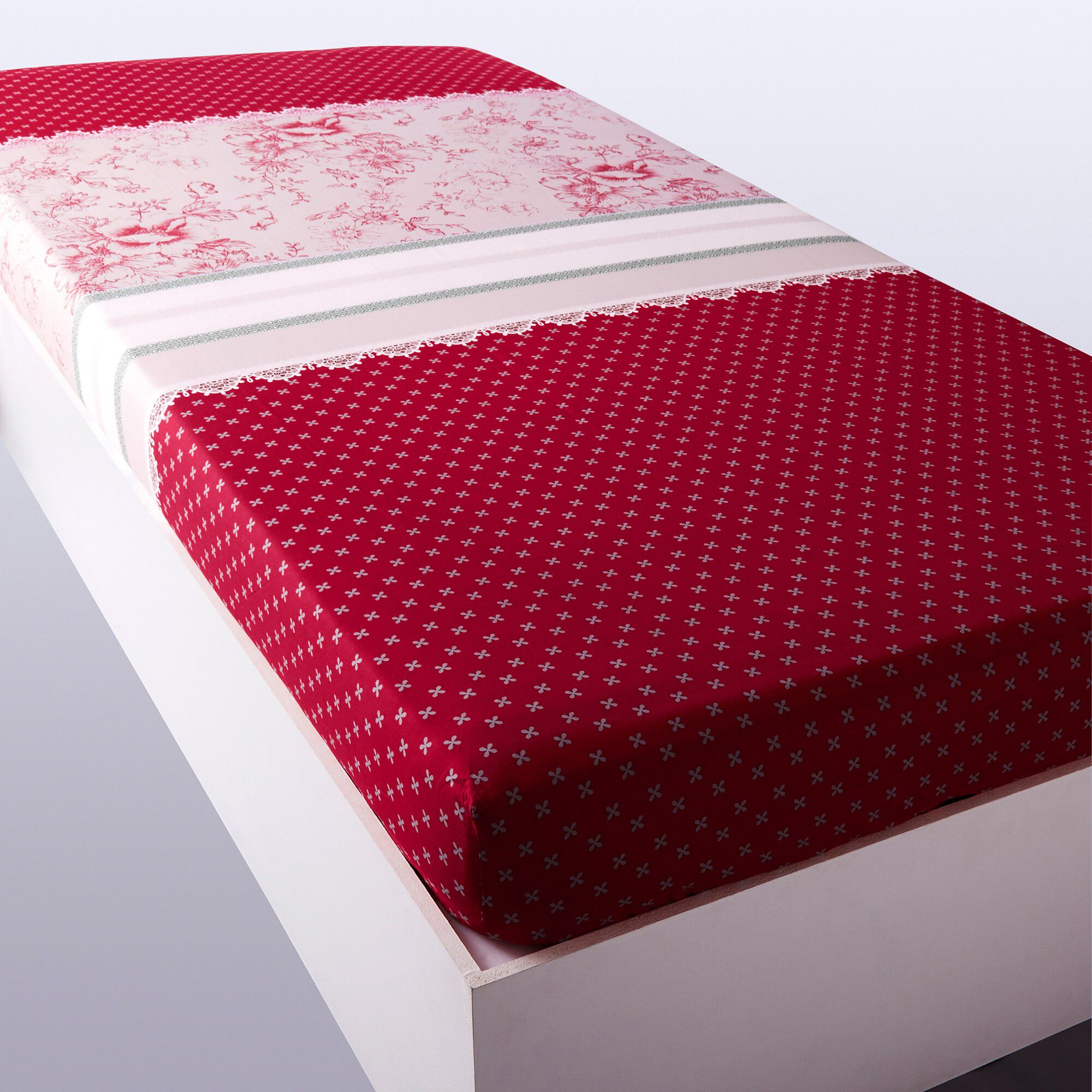 Linge de lit Gabrielle en coton imprimé pois, fleurs et dentelle