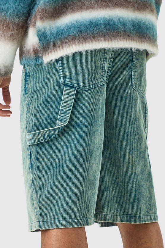 Dunkelblaue Cord-Jorts mit Acid-Waschung
