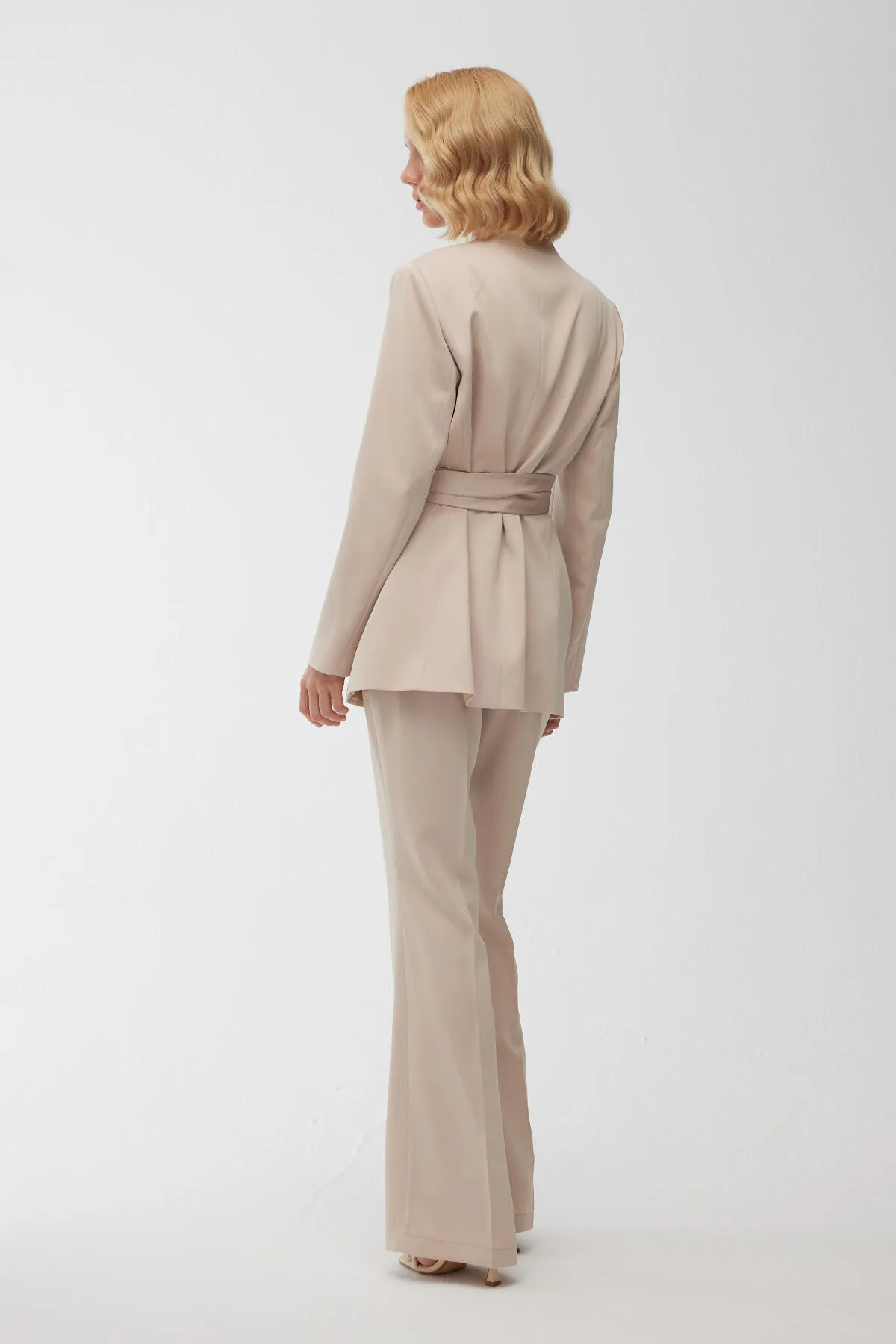 Manuka  SATINHOSE MIT SPANISCHER KRONE BEIGE