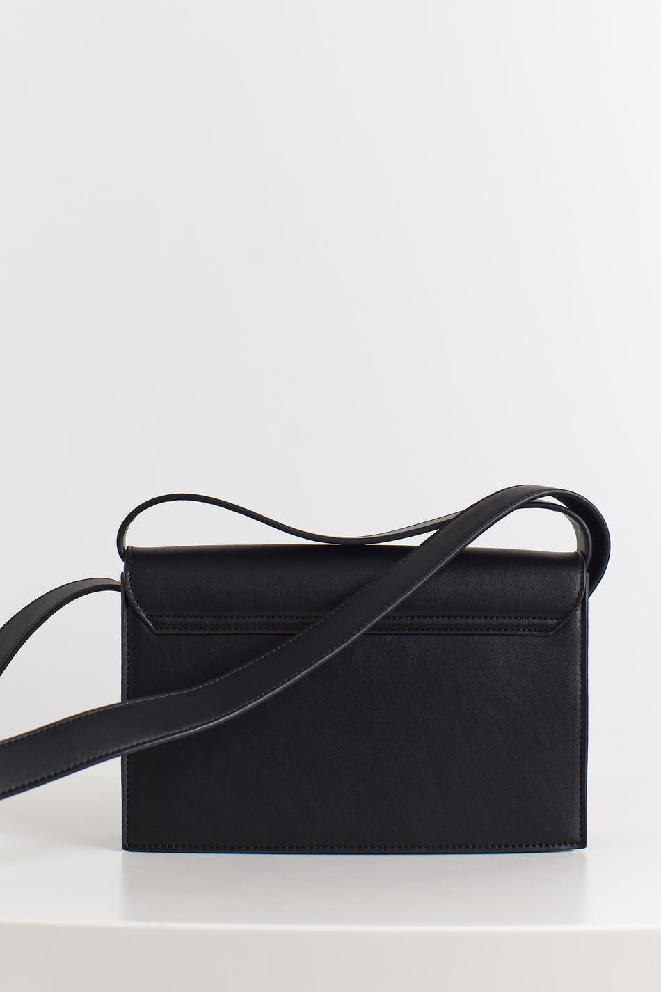 Assymetric midi bag