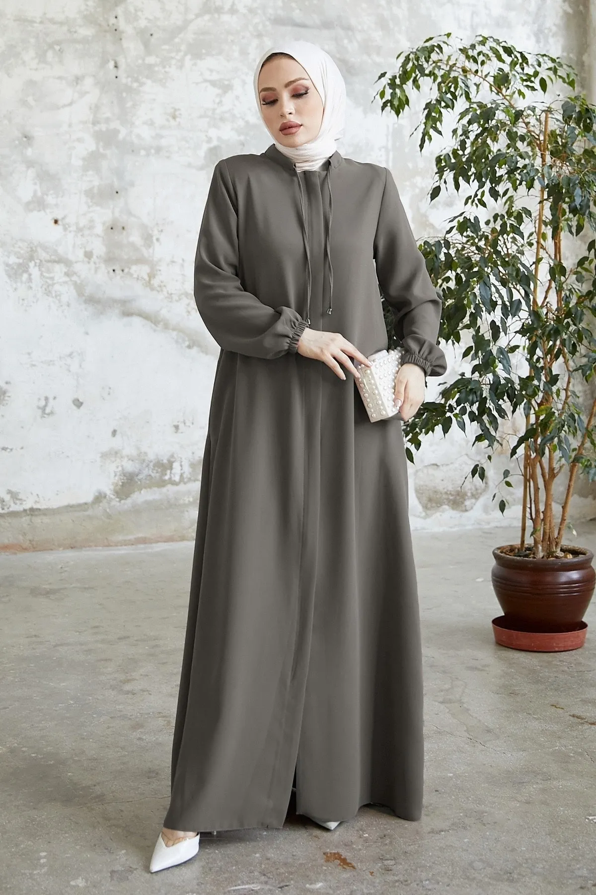 InStyle  Abaya mit Spitzenkragen und versteckter Knopfleiste – Grau