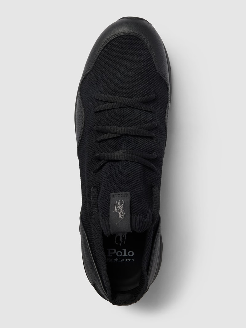 Sneaker mit Schnürverschluss in schwarz