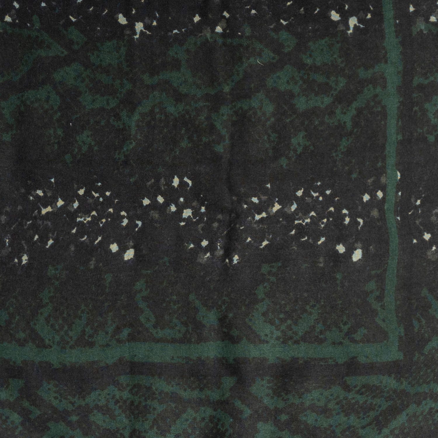 Foulard vert à imprimé effet python