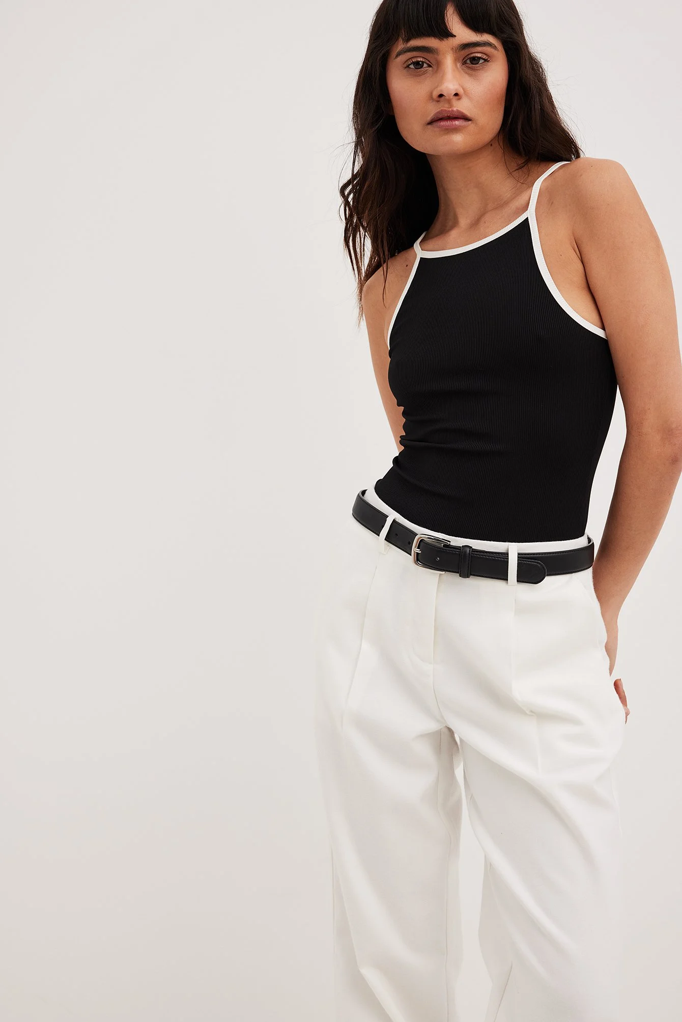 Tank-Top mit kontrastierendem Bindedetail