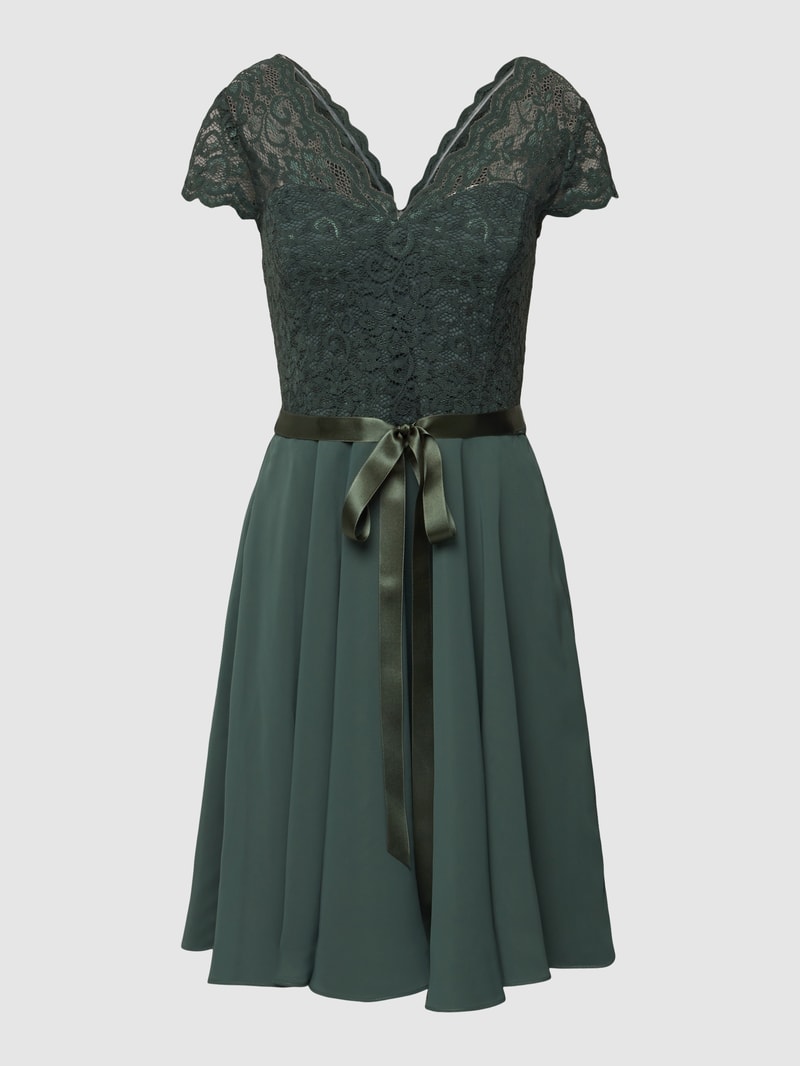 Cocktailkleid mit Spitzenbesatz in grün