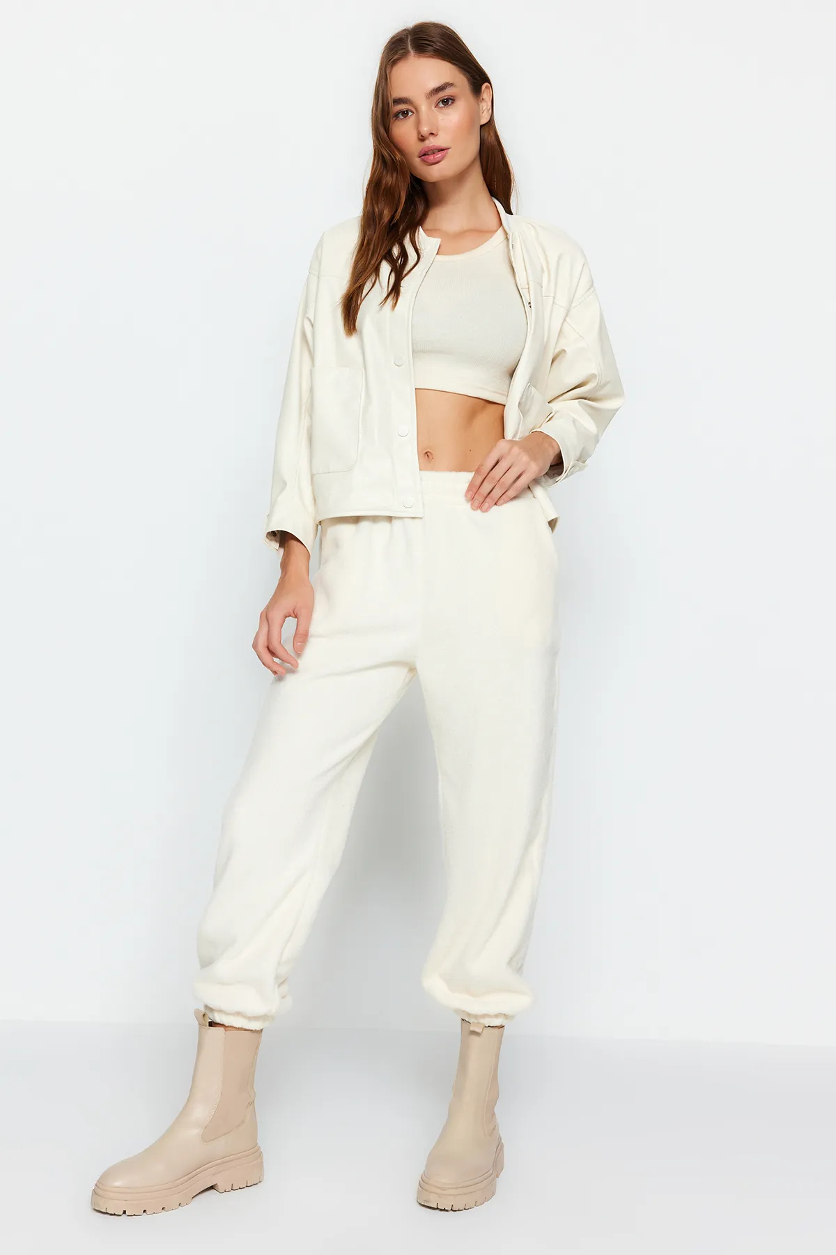 Trendyol Collection  Winter Essentials Ecru Dicke Fleece Lose Jogger Gestrickte Jogginghose TWOAW24EA00017