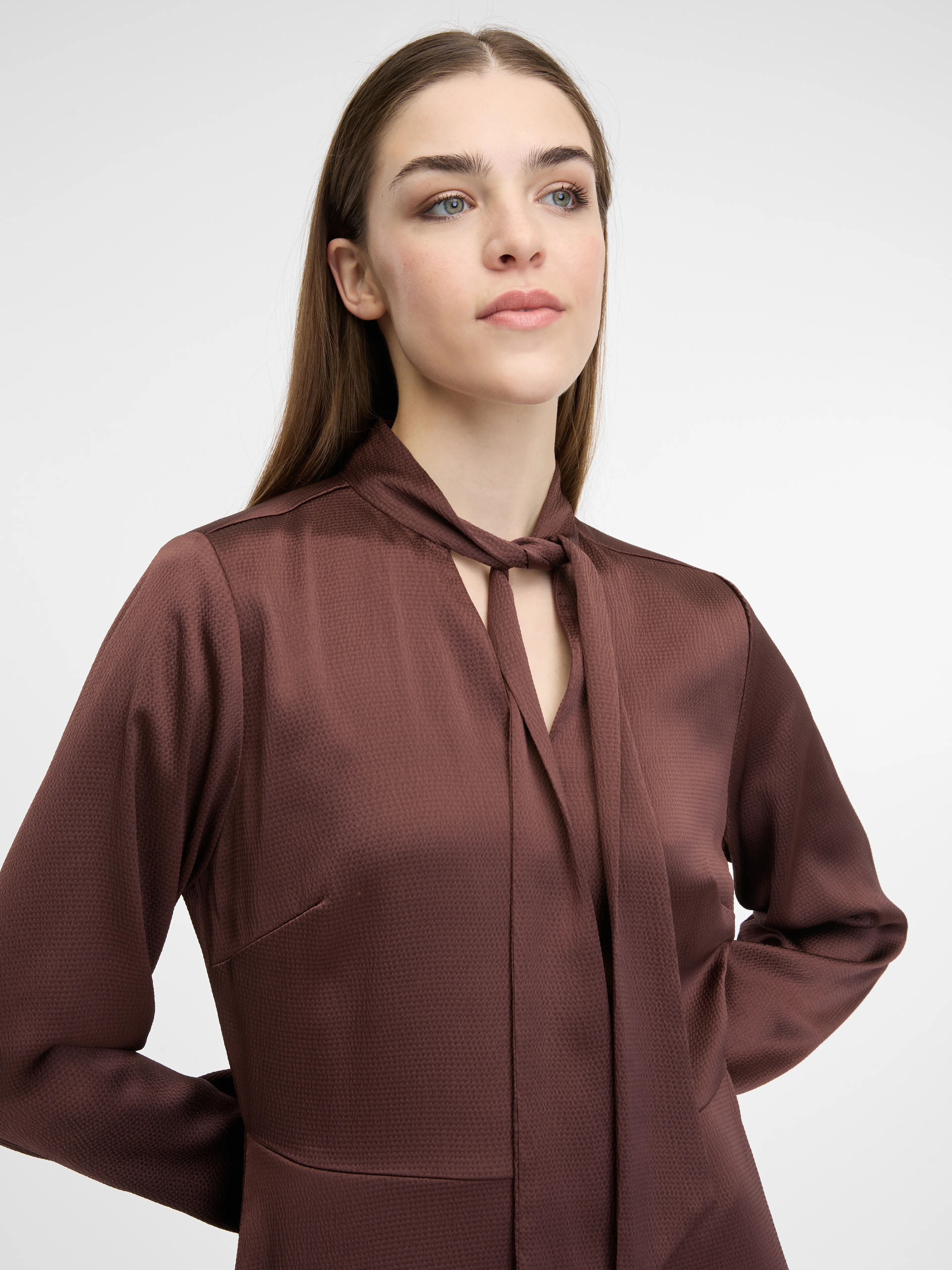Braunes knielanges Damenkleid ORSAY