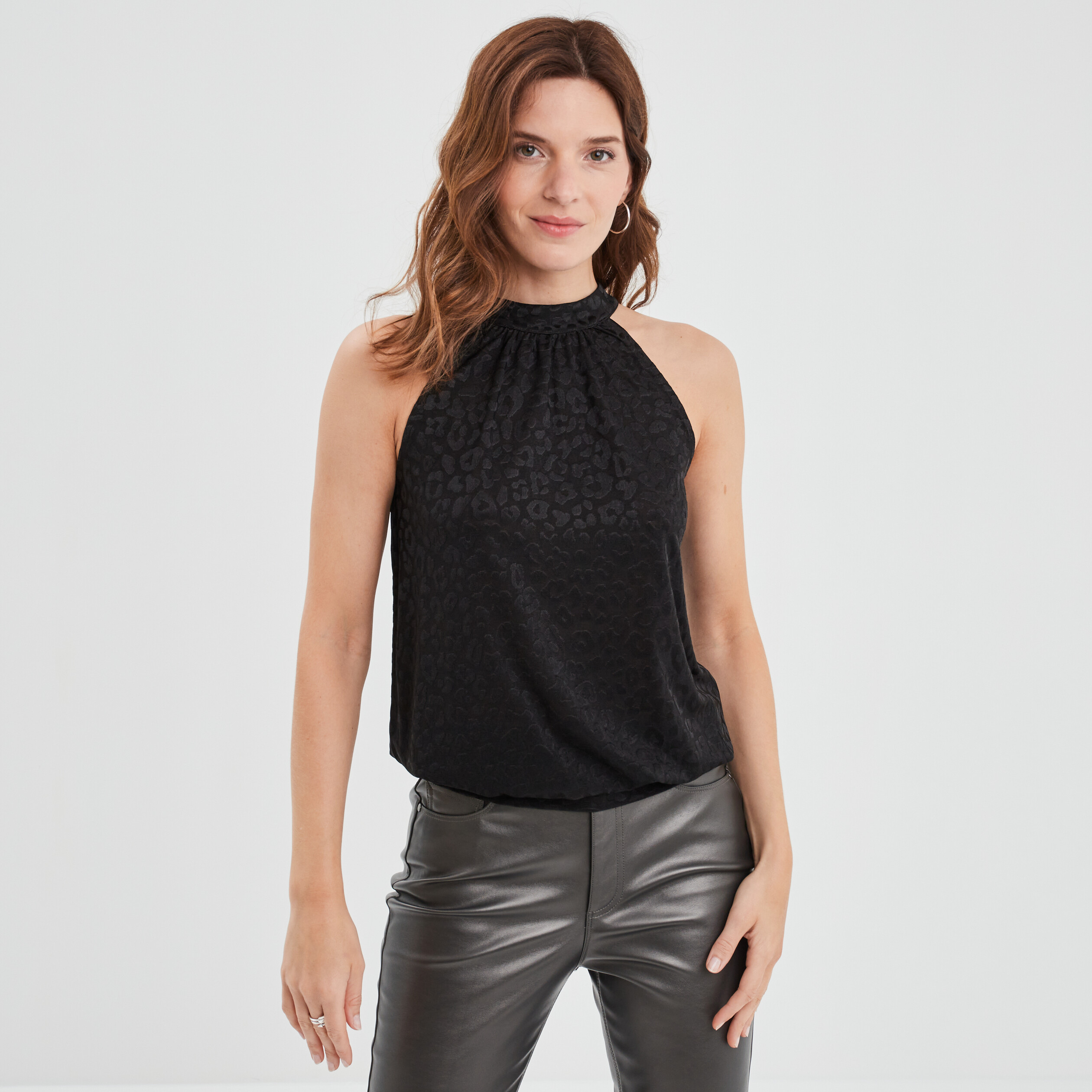 T-shirt encolure américaine sans manches noir femme | La Halle