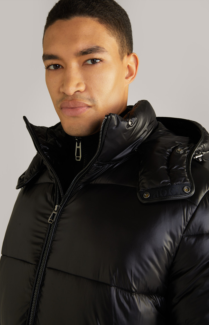 Steppjacke Ambro mit Kapuze in Schwarz