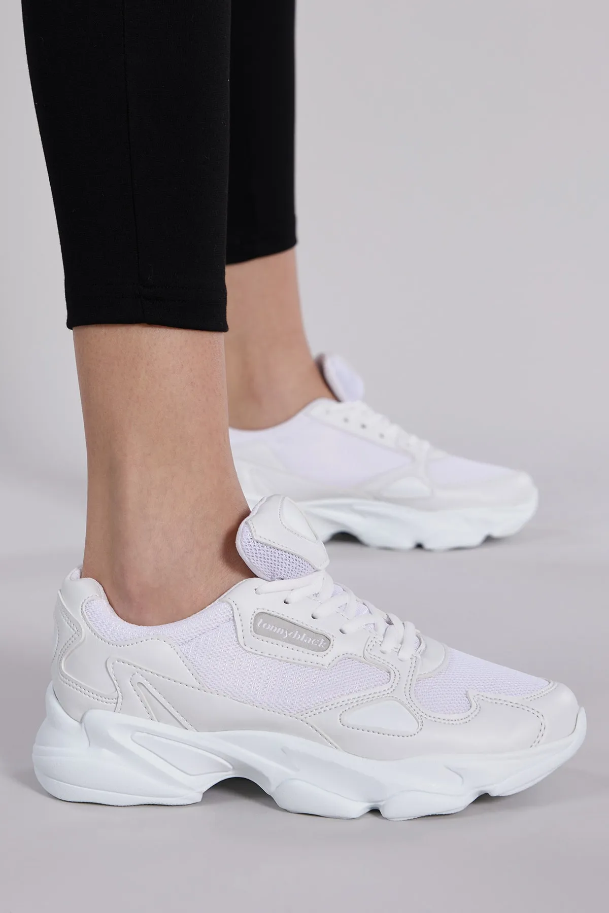 Tonny Black  Weiße Unisex-Sportschuhe Zhr