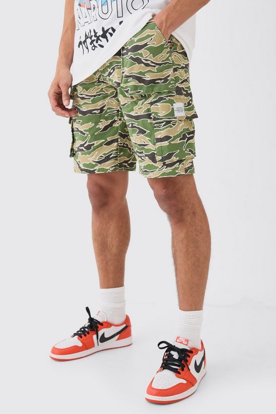 Lockere Camouflage Cargo-Shorts