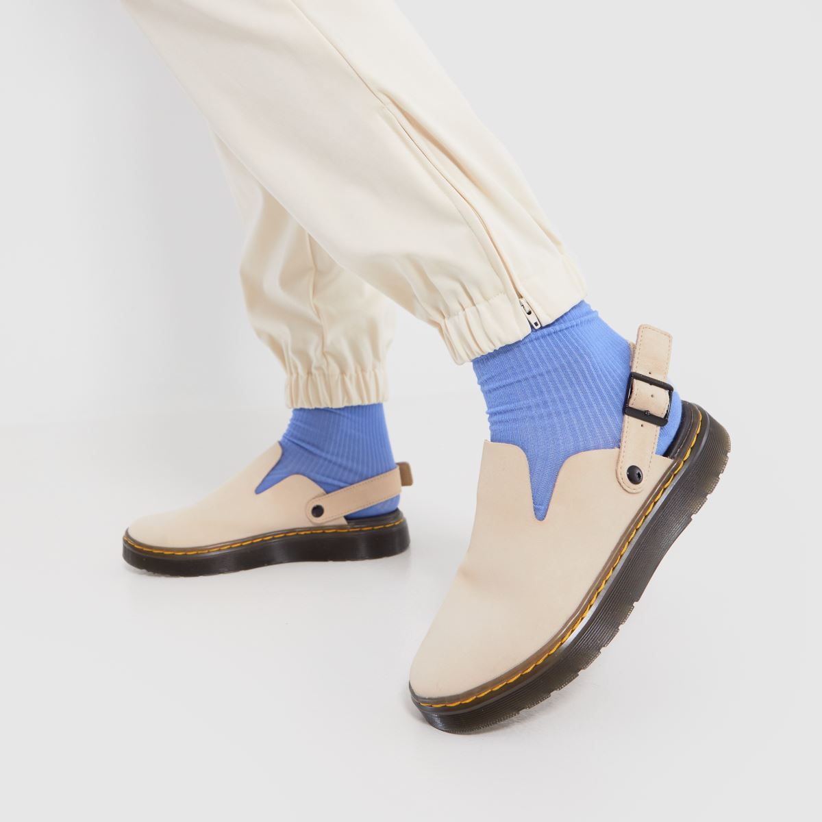 Dr Martens – Carlson – Beige mulesandaler