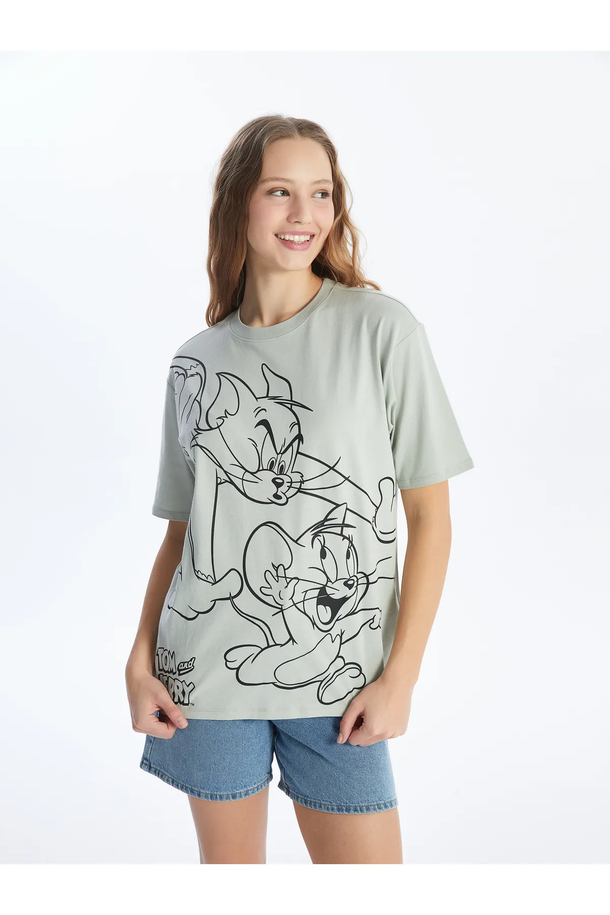 LC Waikiki  Bedrucktes, kurzärmliges, übergroßes Damen-T-Shirt mit Rundhalsausschnitt von Tom&Jerry