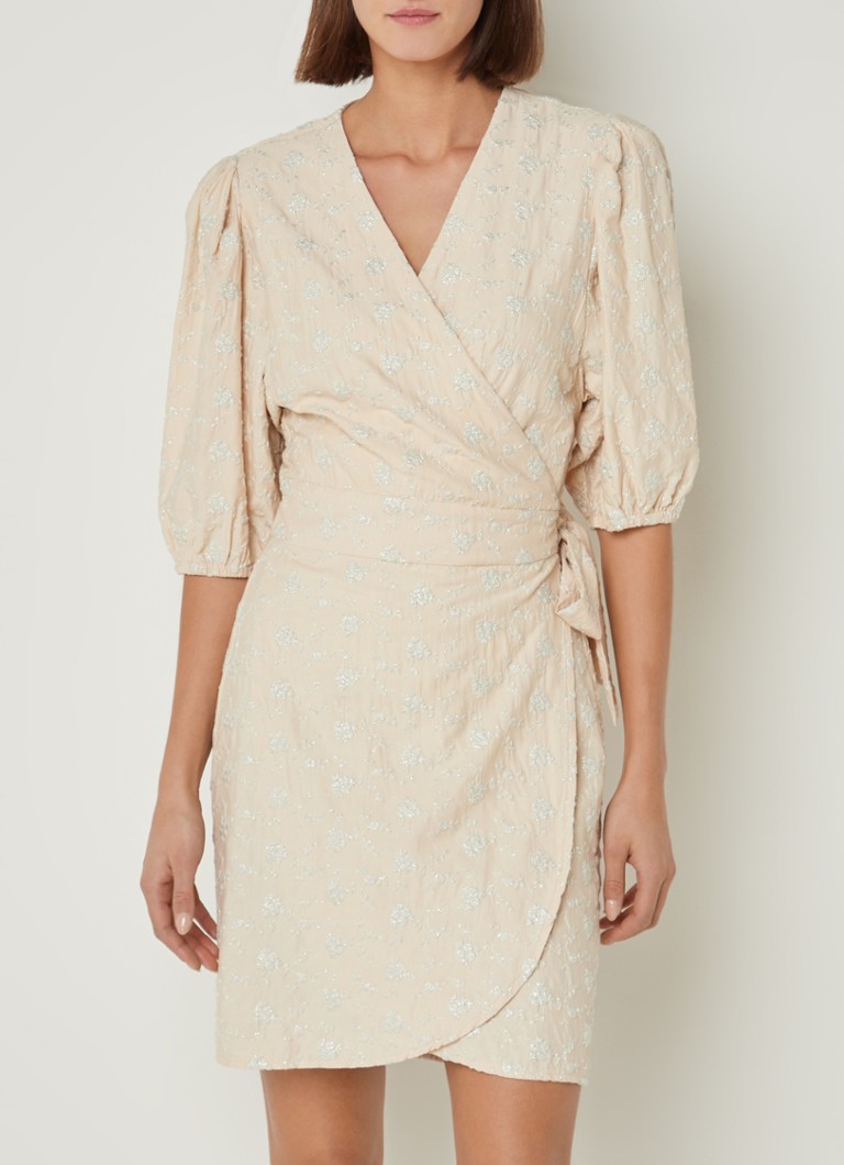 Vestido corto cruzado Florica de Aaiko con inserciones de lúrex y cinturón de lazo.