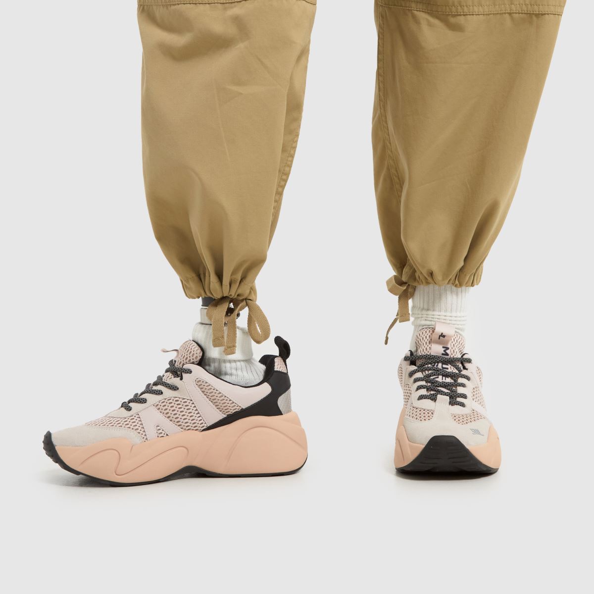 Steve Madden – Bounce 1 – Multifärgade sneakers i benvit