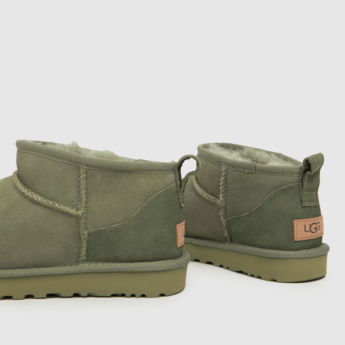 UGG klasszikus ultra mini csizma árnyékolt lóhere színben