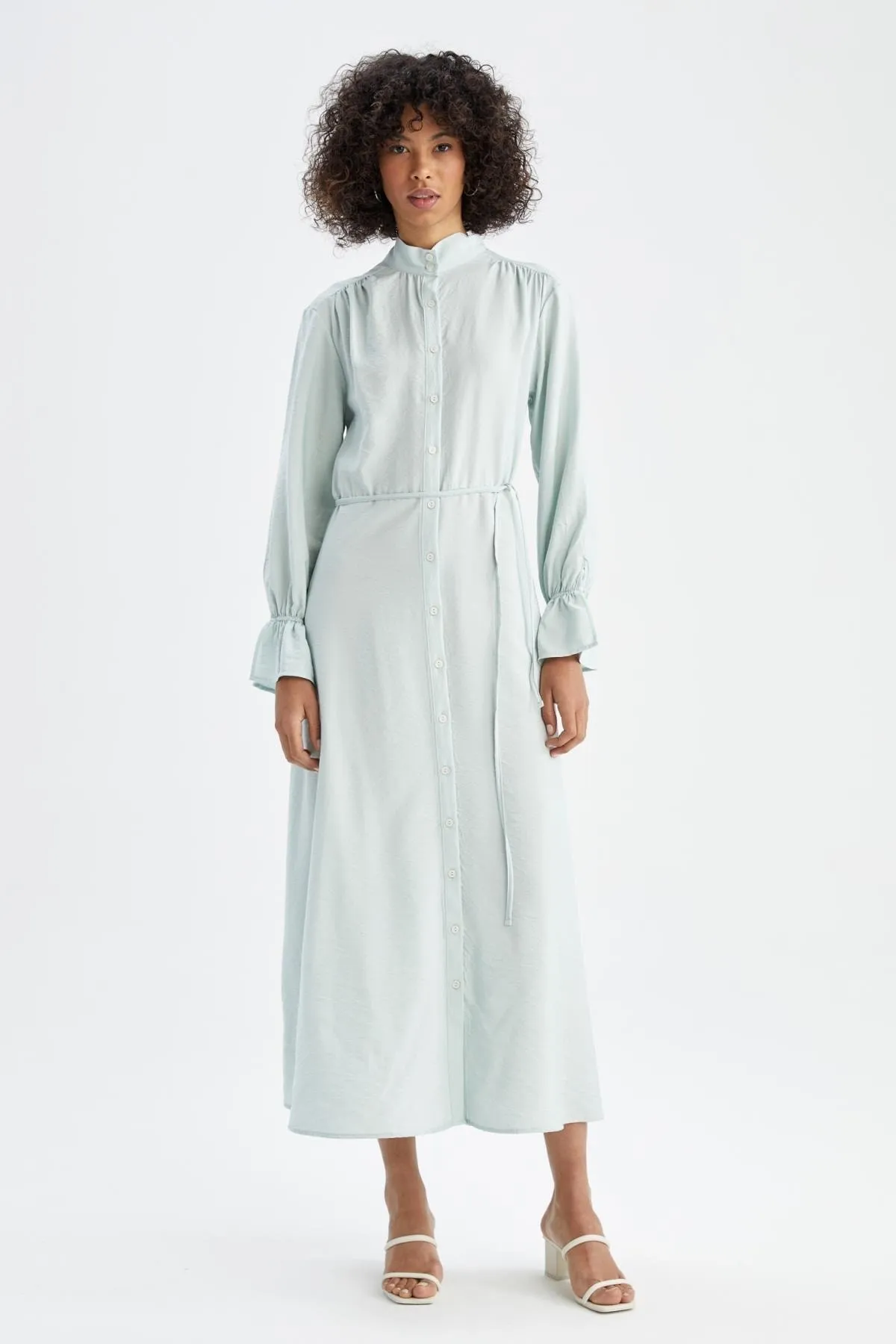 DeFacto  Normal geschnittenes, halblanges Rollkragen-Maxikleid mit langen Ärmeln