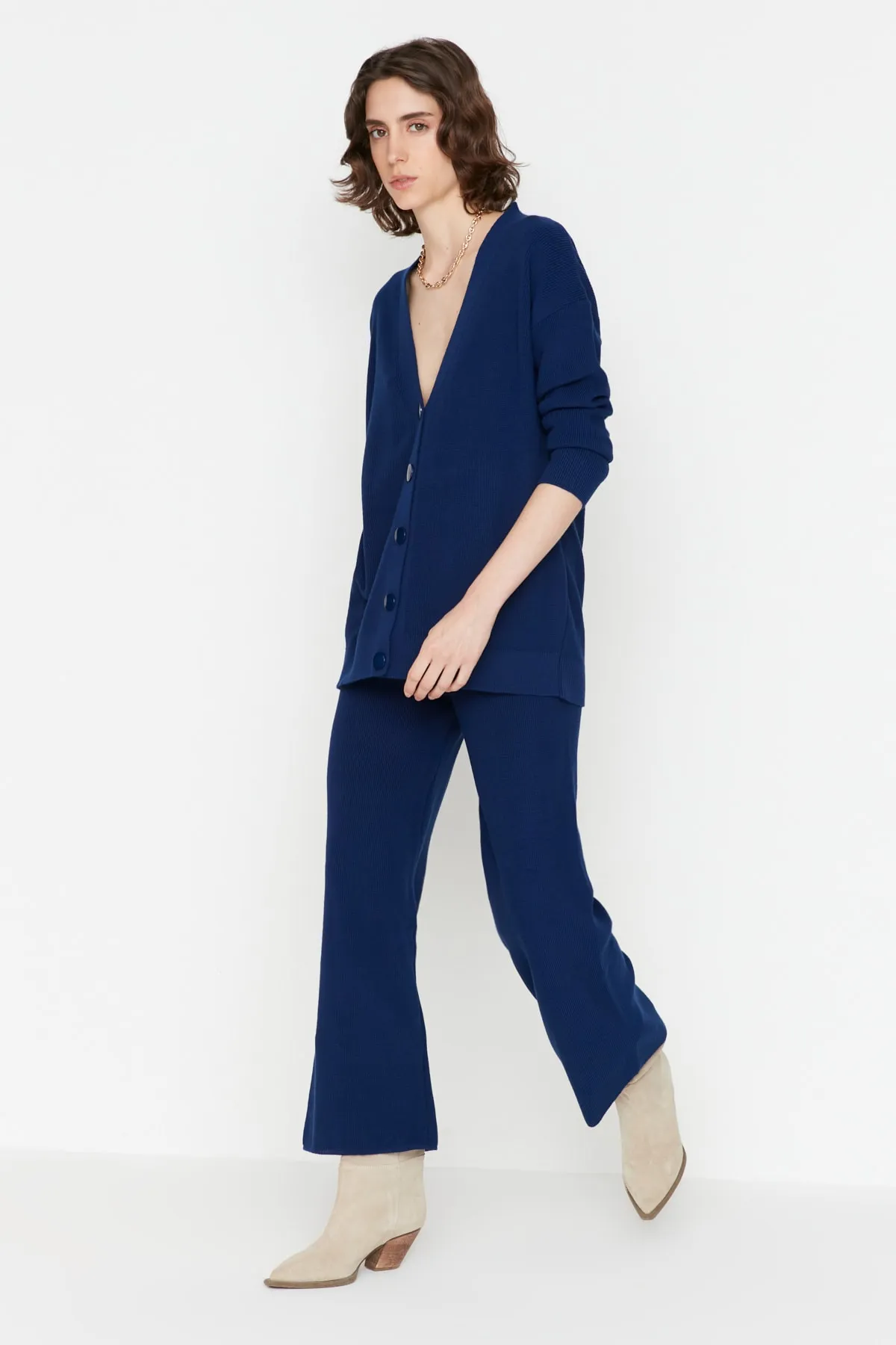Trendyol Collection  Marineblaues Super-Oversize-Strickoberteil und -Unterteil-Set TWOAW23AU00001