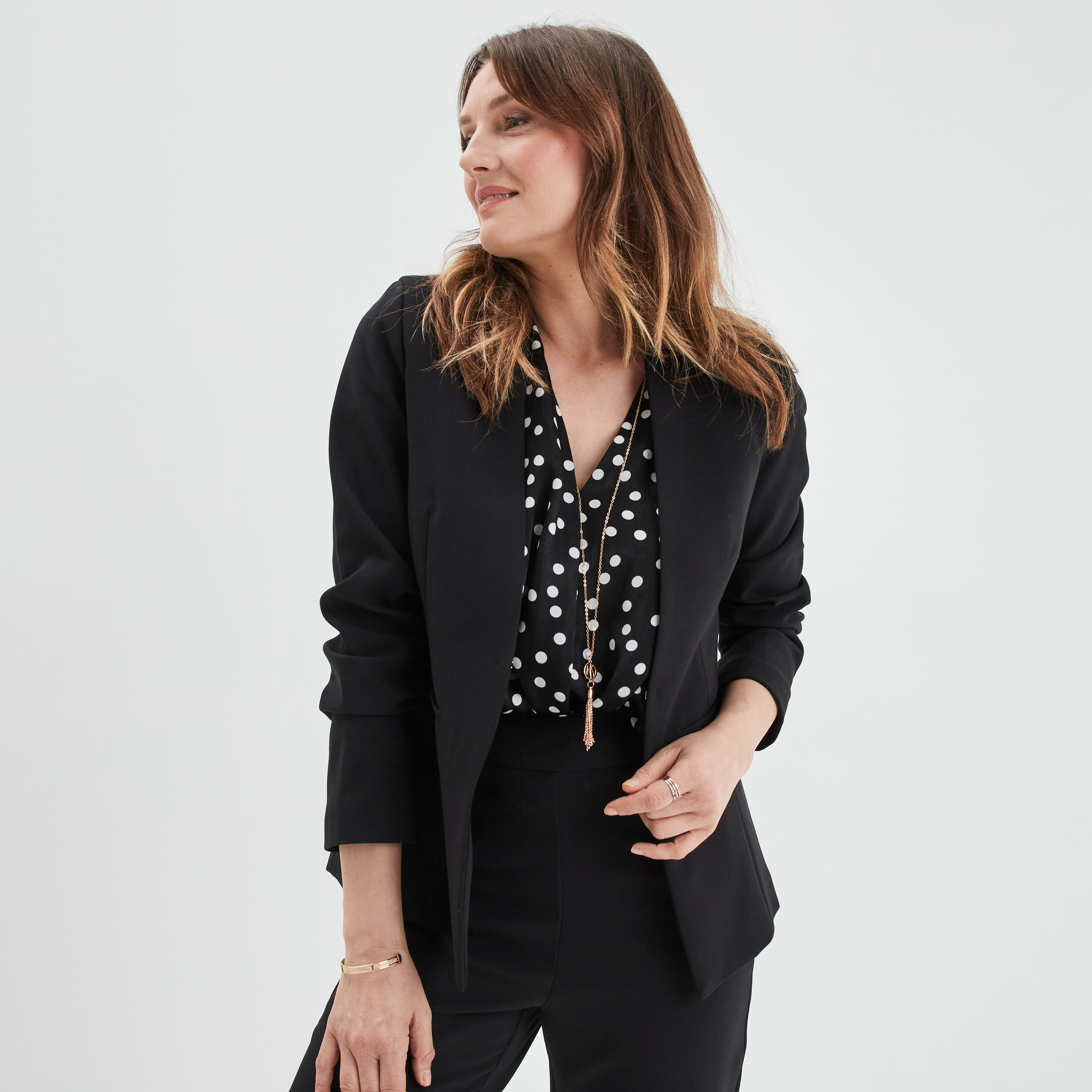 Veste blazer cintrée col en V noir femme | La Halle