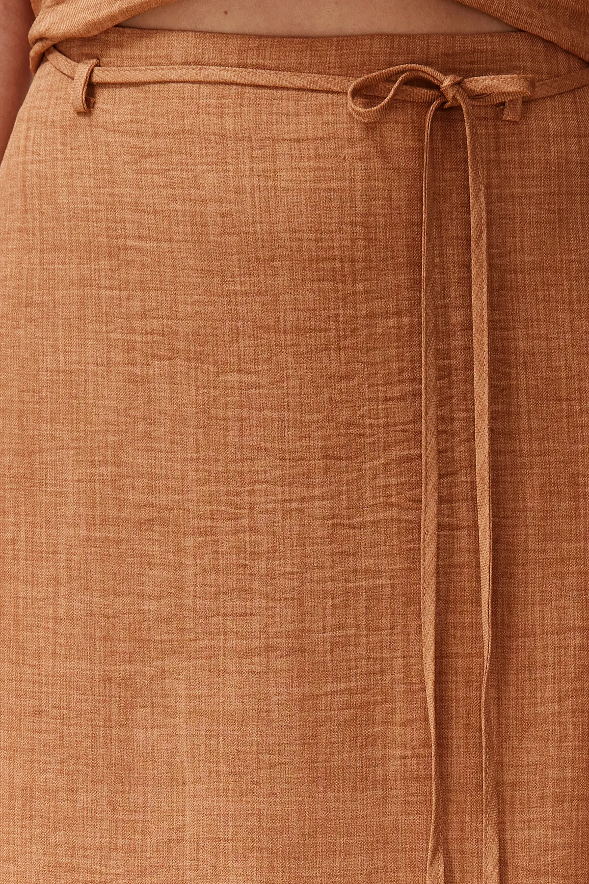Trendyol Collection  Kamelfarbener Schnürgürtel, detaillierter Leinen-Look, gewebter Maxirock TWOSS24ET00186