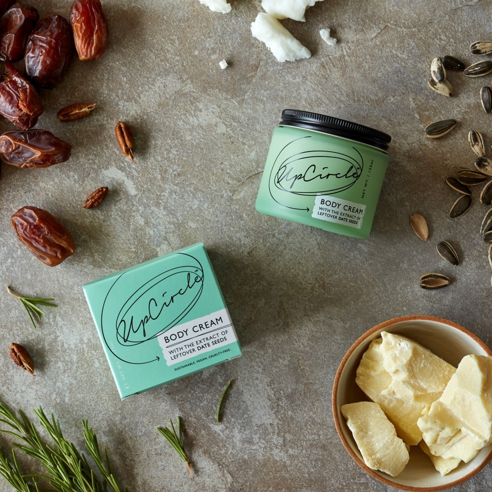 upcircle Care: Body Cream with Date Seeds Care: Soin Corps