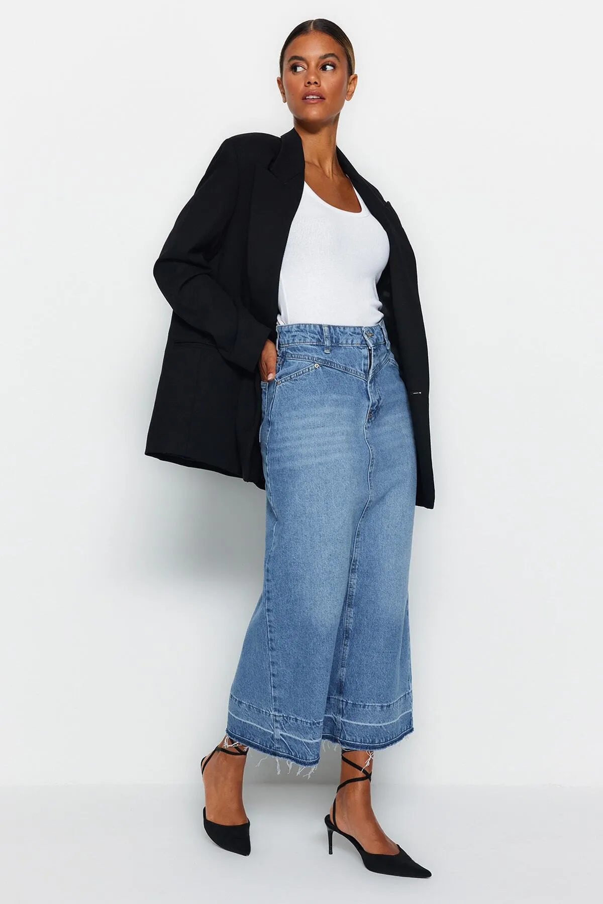 Trendyol Collection  Blauer Rock TWOAW24ET00347