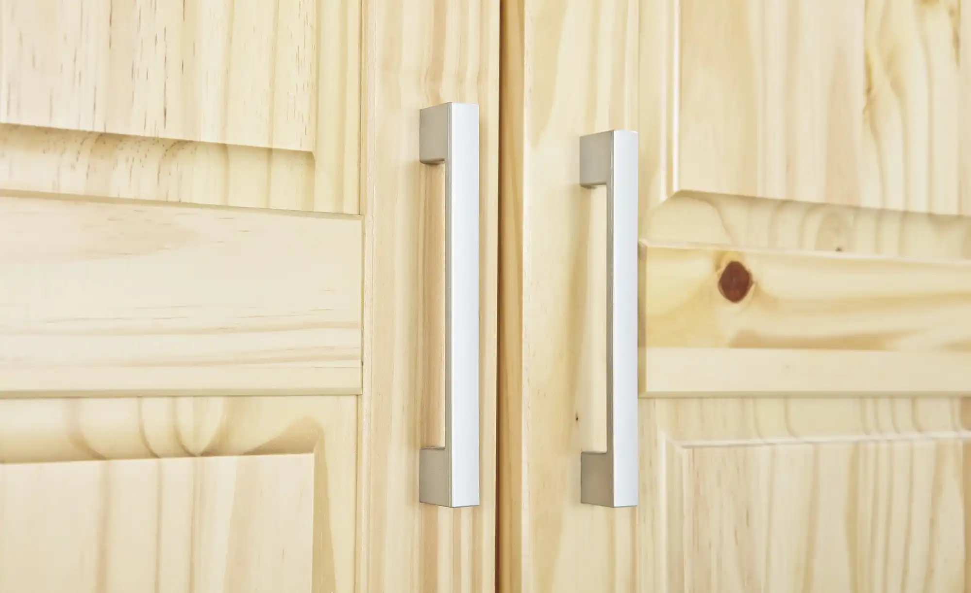 Kleiderschrank