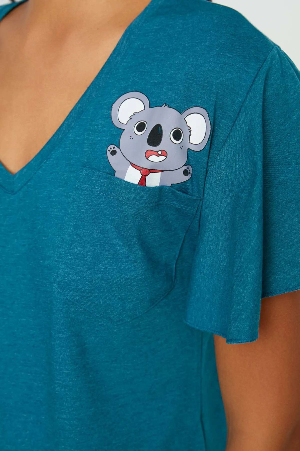 Trendyol Collection  Petrolfarbenes Pyjama-Set aus Baumwolle mit Koala-Print und Ärmeln sowie Schwungrad-Details THMSS20PT0172