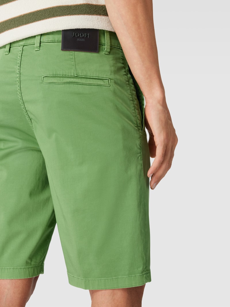 Bermudas mit Eingrifftaschen in grün