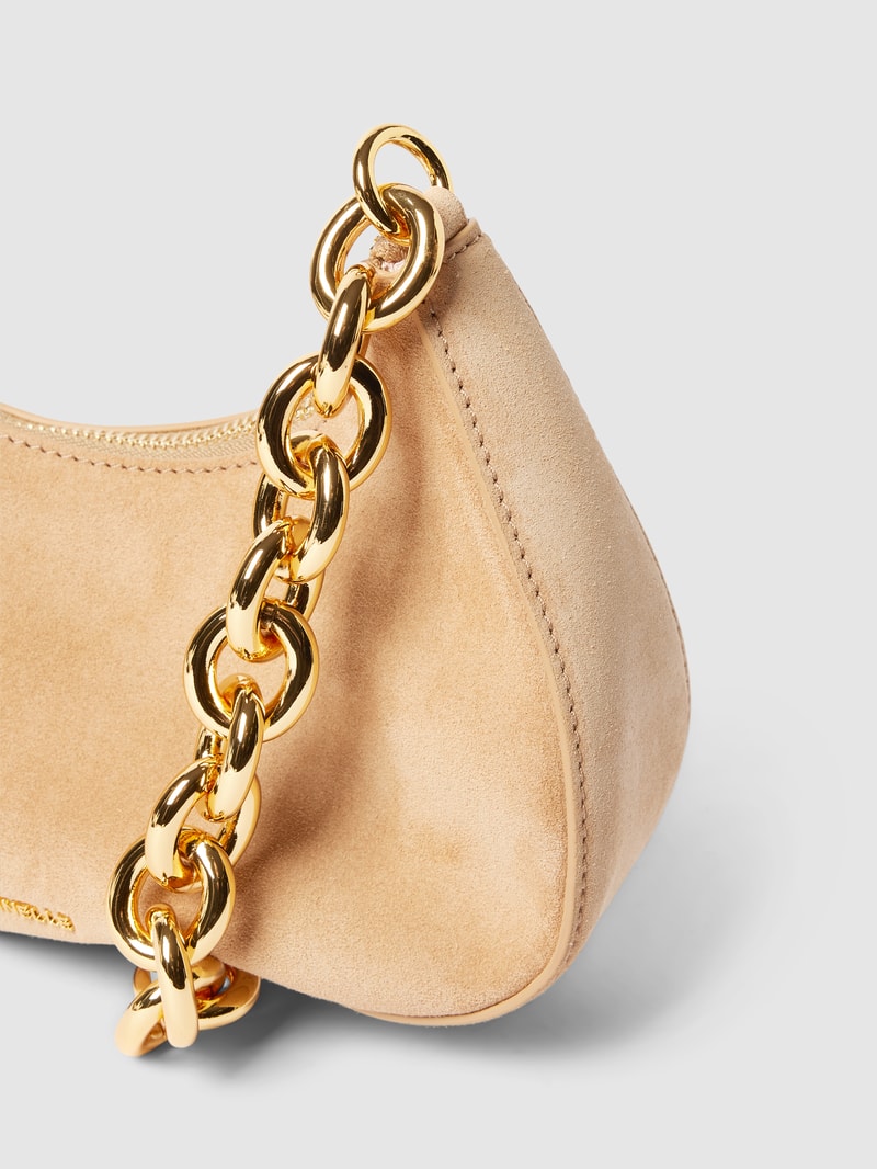 Umhängetasche mit Label-Applikation Modell 'CARRIE CHAIN' in beige