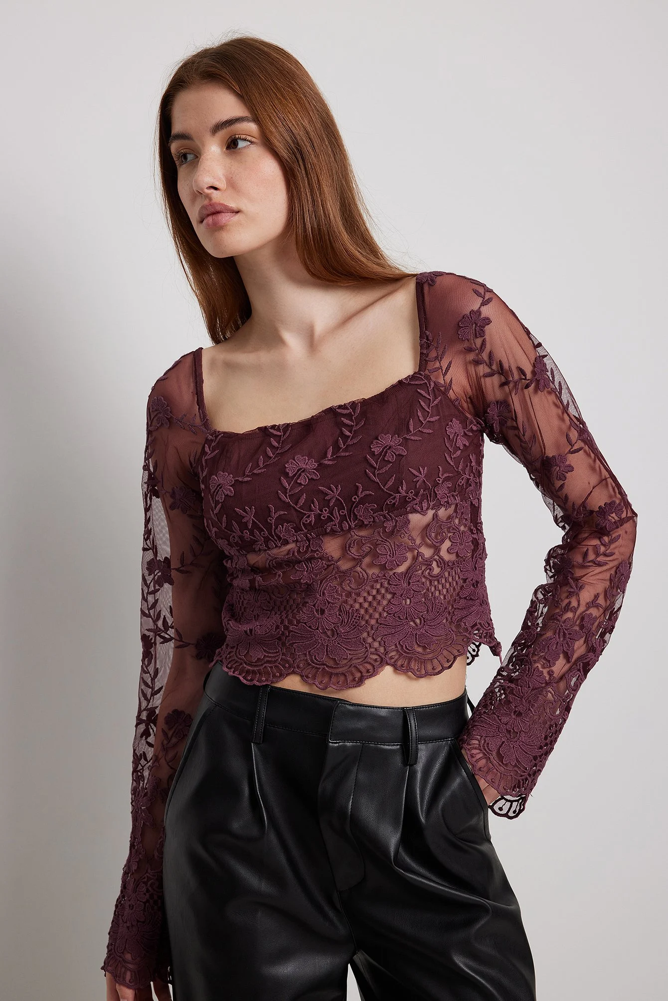Bluse mit Spitzendetail