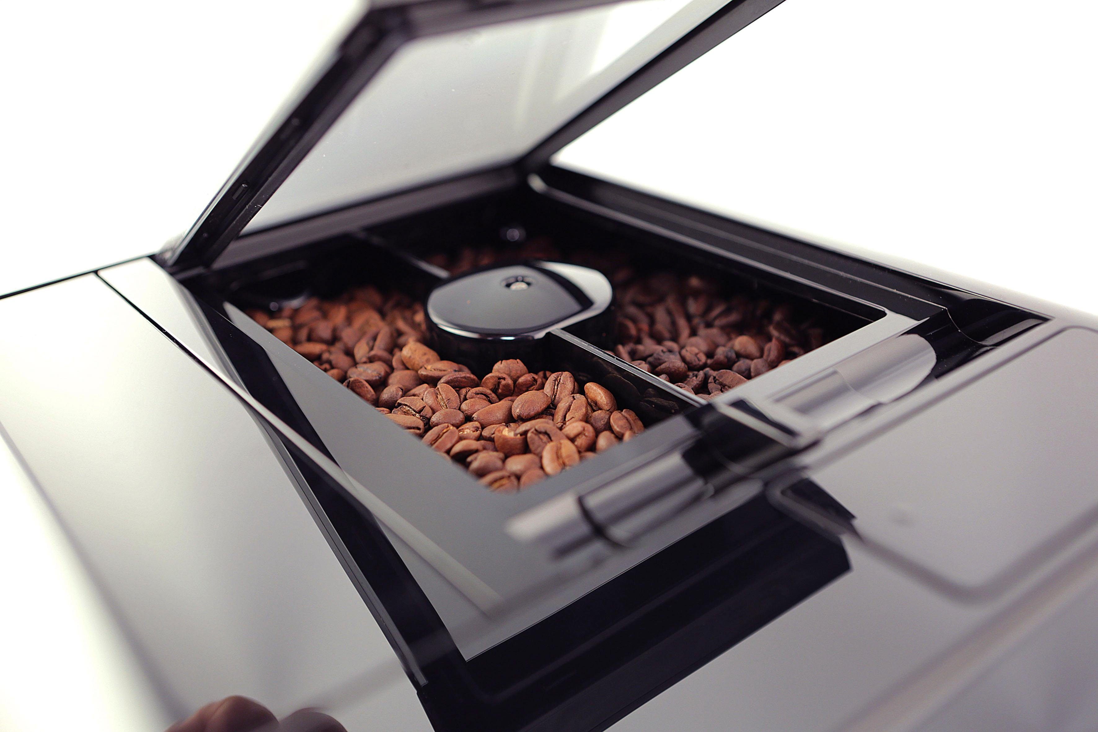 Melitta Kaffeevollautomat Barista T Smart® F 84/0-100, Edelstahl, Hochwertige Front aus Edelstahl, 4 Benutzerprofile & 18 Kaffeerezepte