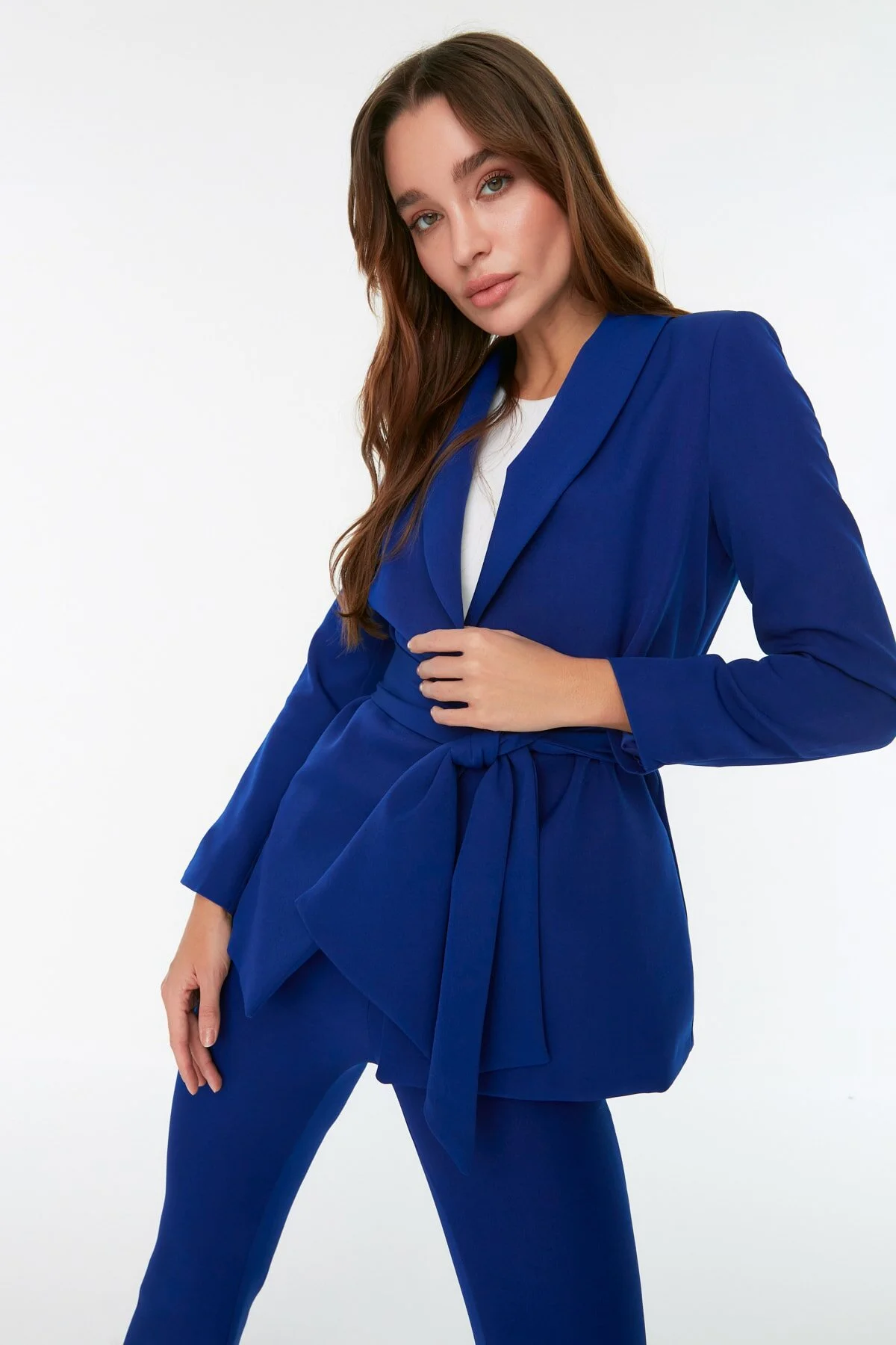 Trendyol Collection  Indigoblaue, gewebte Blazerjacke mit normaler Bindung TWOSS22CE0175
