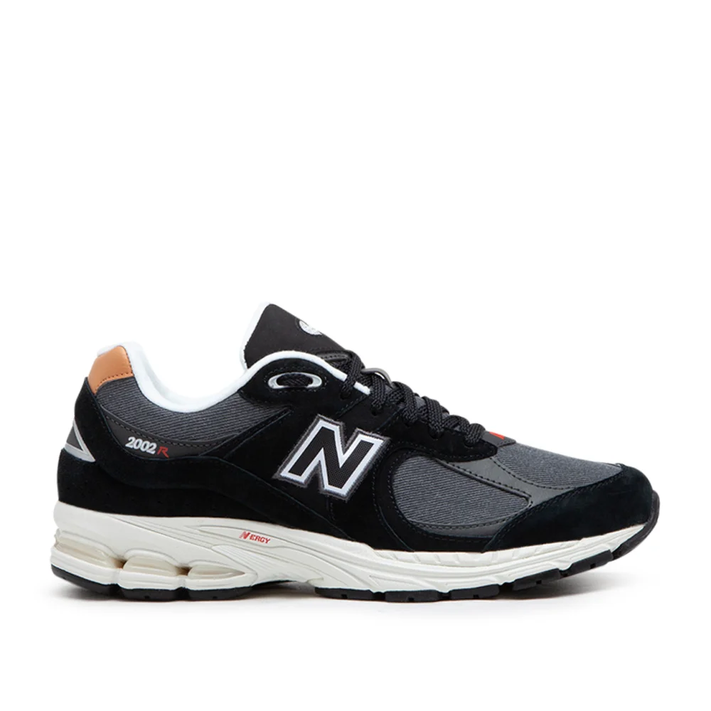 New Balance 2002R M2002REB / schwarz