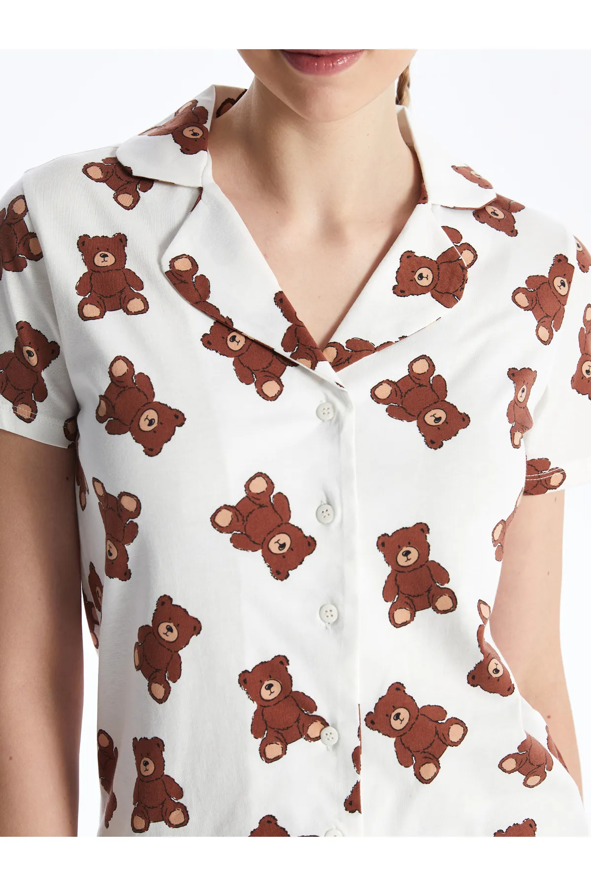 LC Waikiki  Kurzarm-Damenpyjama-Set mit Hemdkragen und Shorts