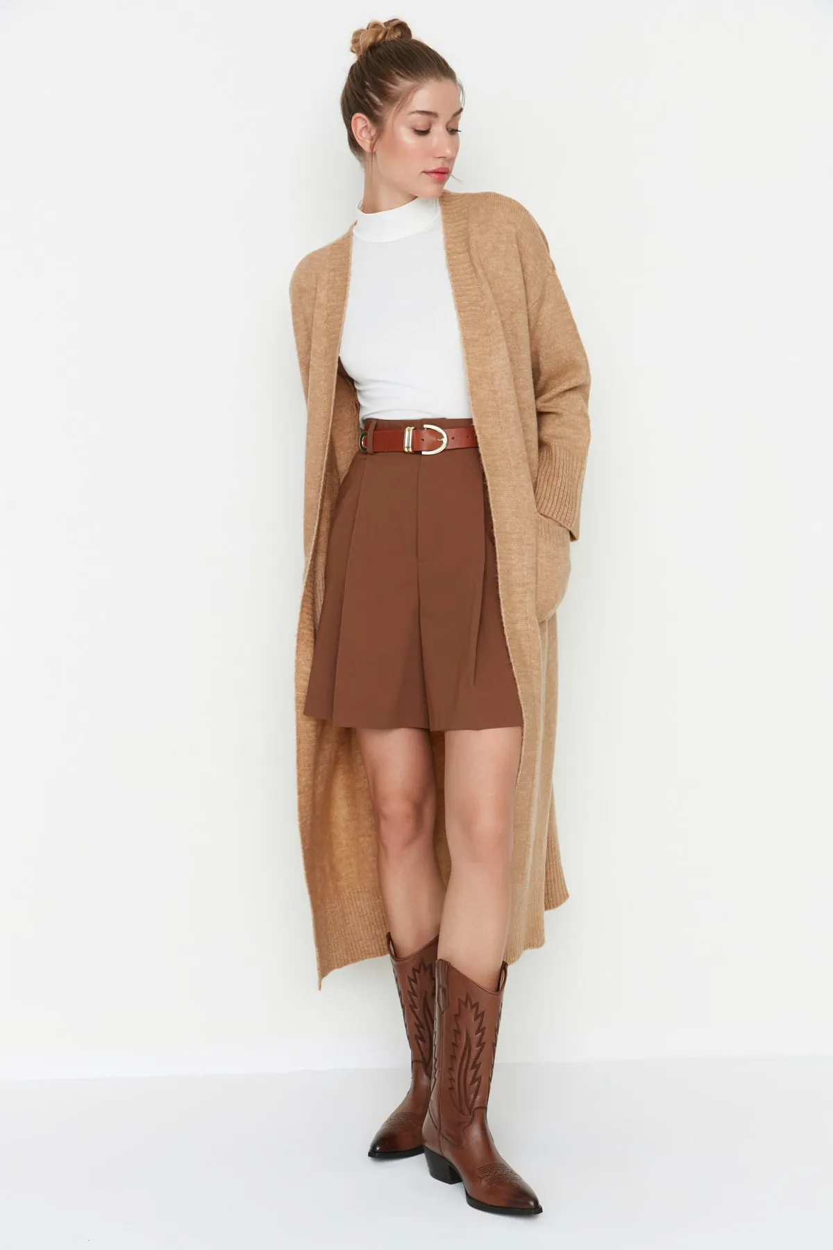 Trendyol Collection  Kamelfarbene, lange Strickjacke TWOAW21HI0225
