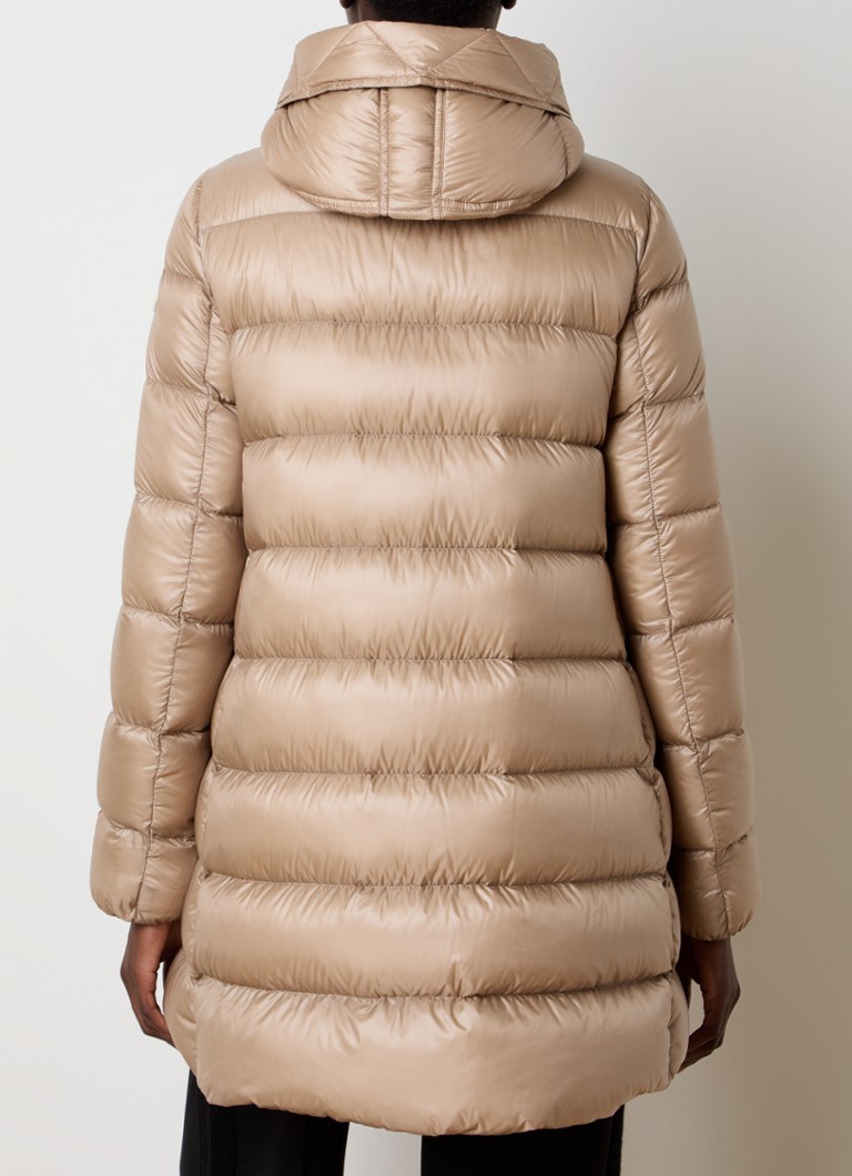 Parka acolchoada Moncler Suyen com enchimento de plumas e capuz.