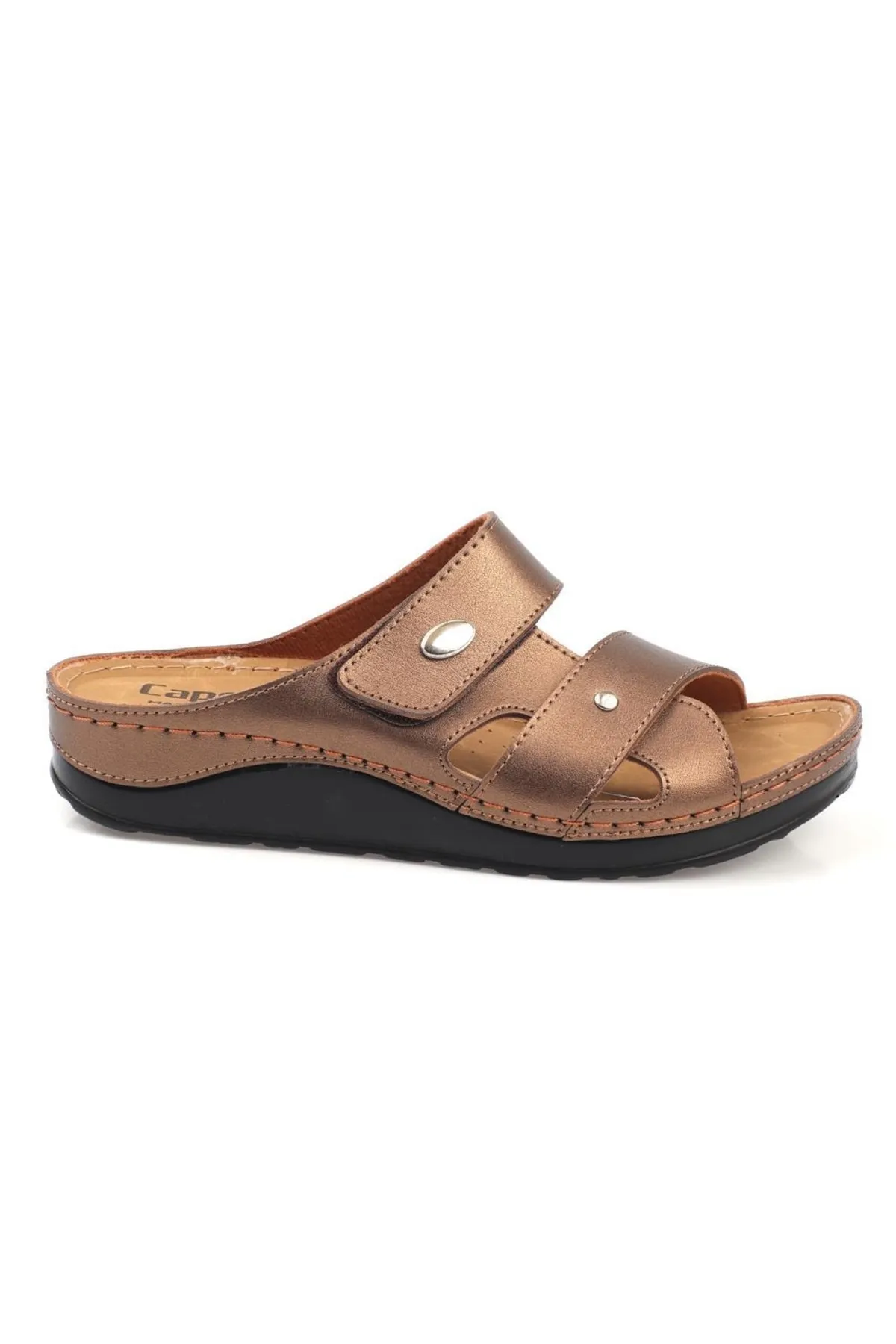 Capone Outfitters  Anatomisch weiche, bequeme Mutterhausschuhe mit Keilabsatz